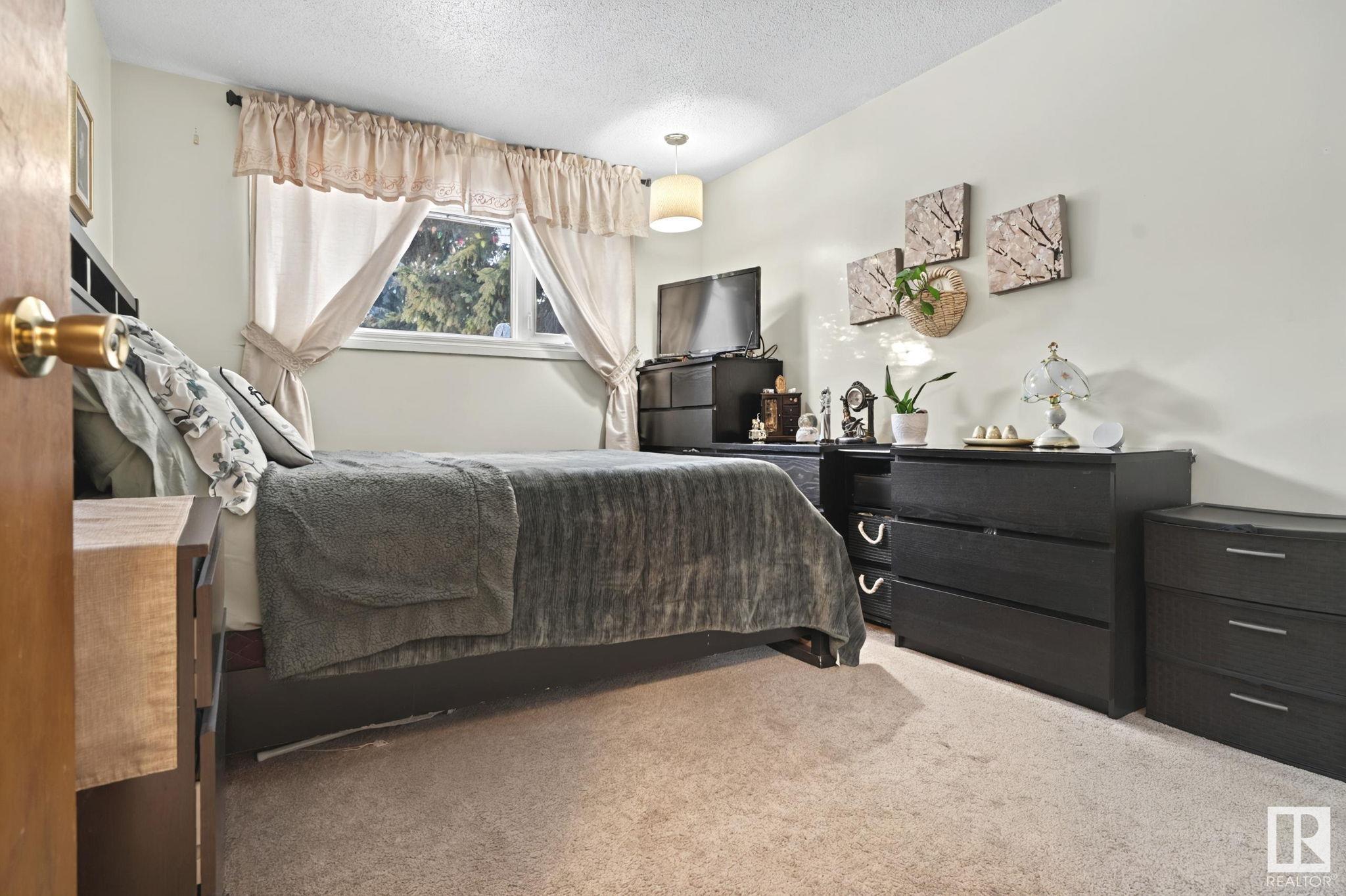      9807 164 ST NW NW , Edmonton,  ,T5P 3R1 ;  Listing Number: MLS E4417446