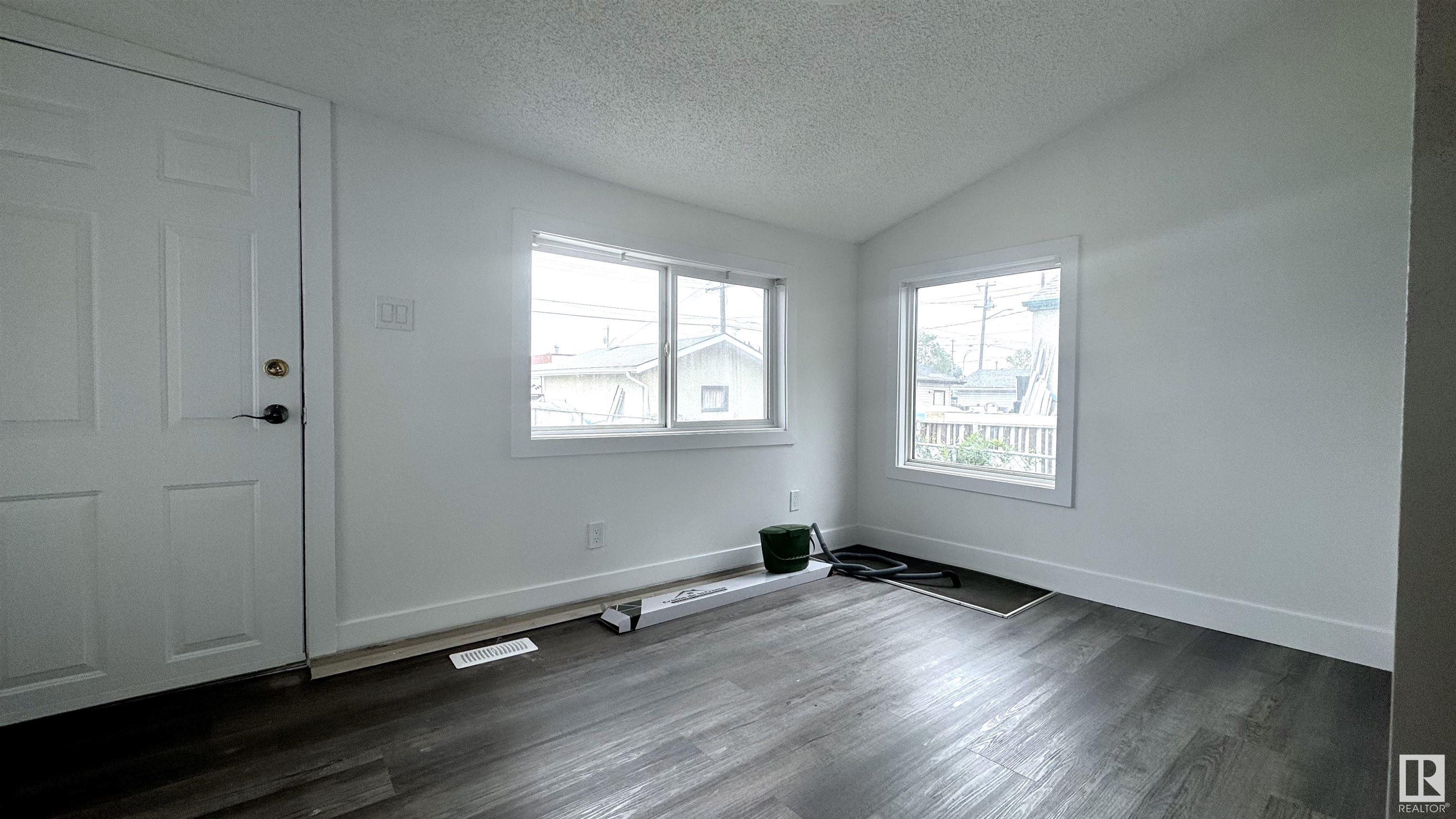      11537 81 ST NW , Edmonton,  ,T5B 2R9 ;  Listing Number: MLS E4417449