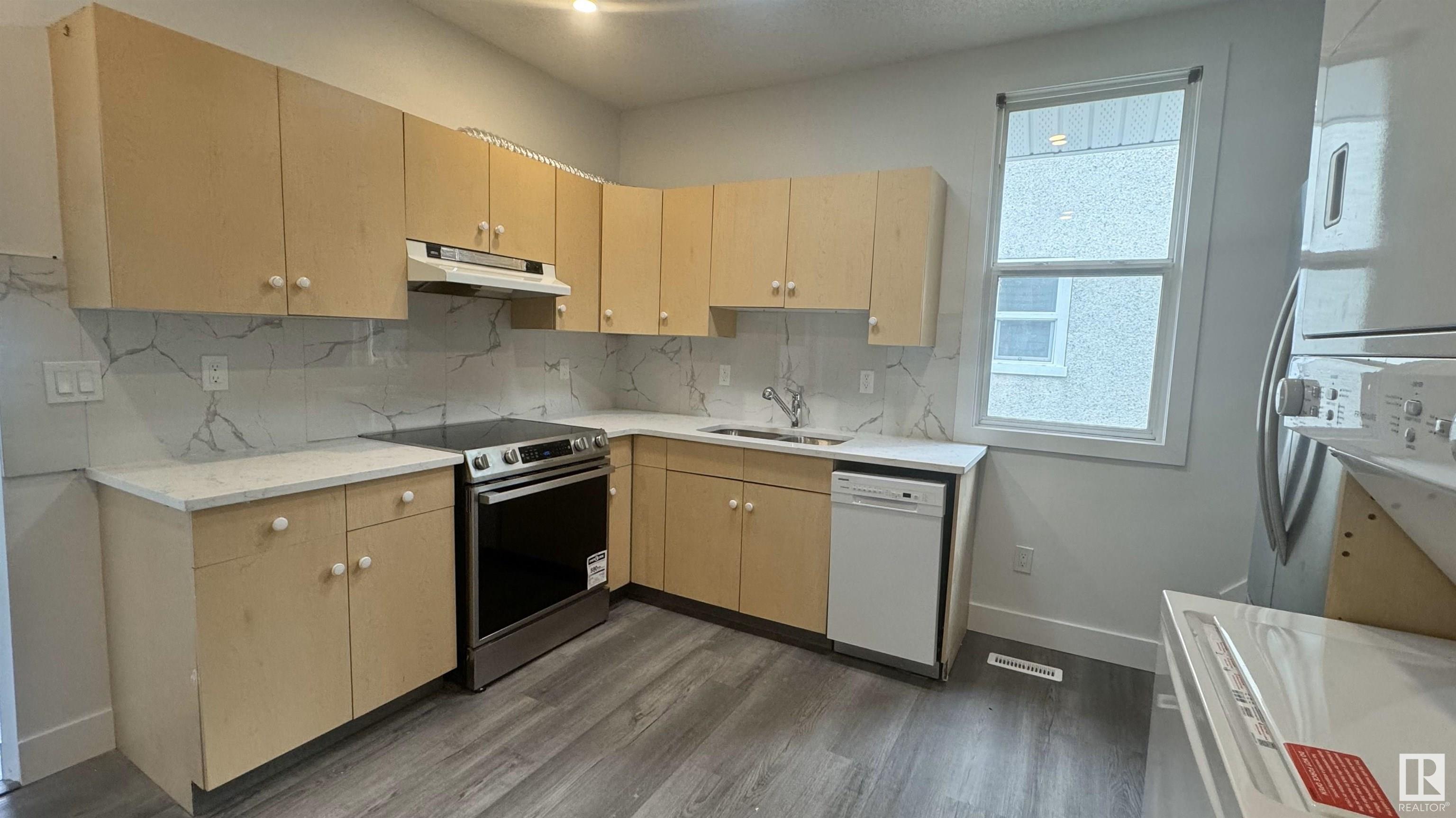      11537 81 ST NW , Edmonton,  ,T5B 2R9 ;  Listing Number: MLS E4417449