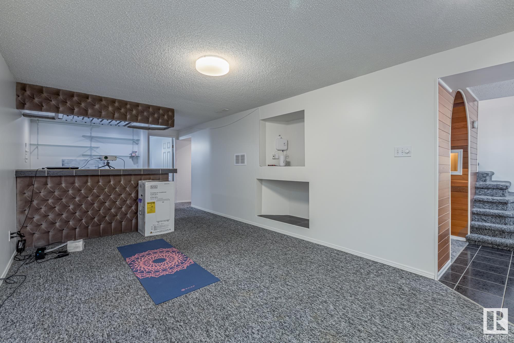      7607 128 AV NW , Edmonton,  ,T5C 1T3 ;  Listing Number: MLS E4417451