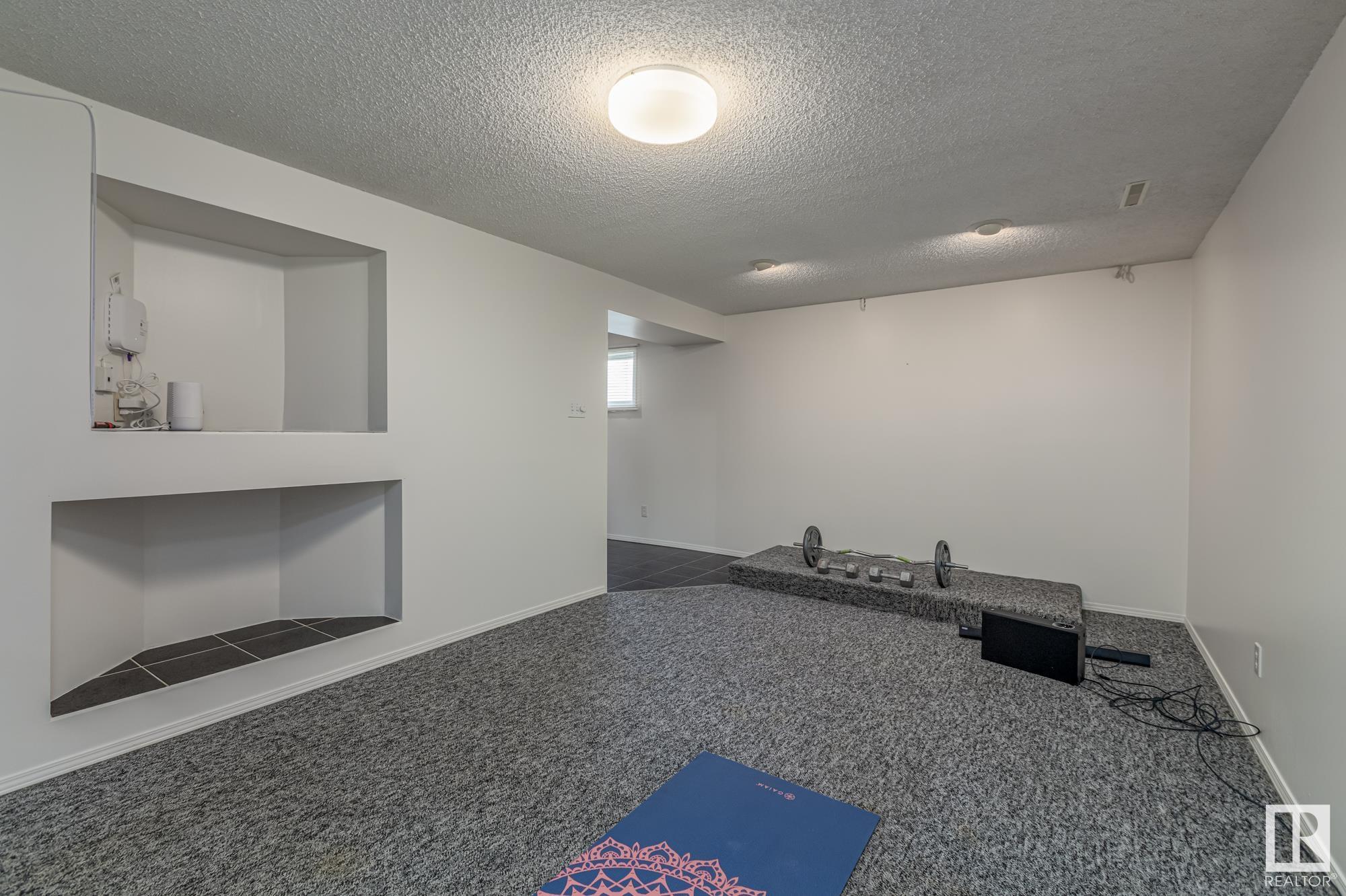      7607 128 AV NW , Edmonton,  ,T5C 1T3 ;  Listing Number: MLS E4417451