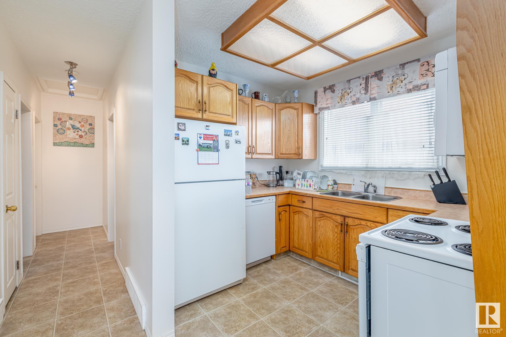      7607 128 AV NW , Edmonton,  ,T5C 1T3 ;  Listing Number: MLS E4417451