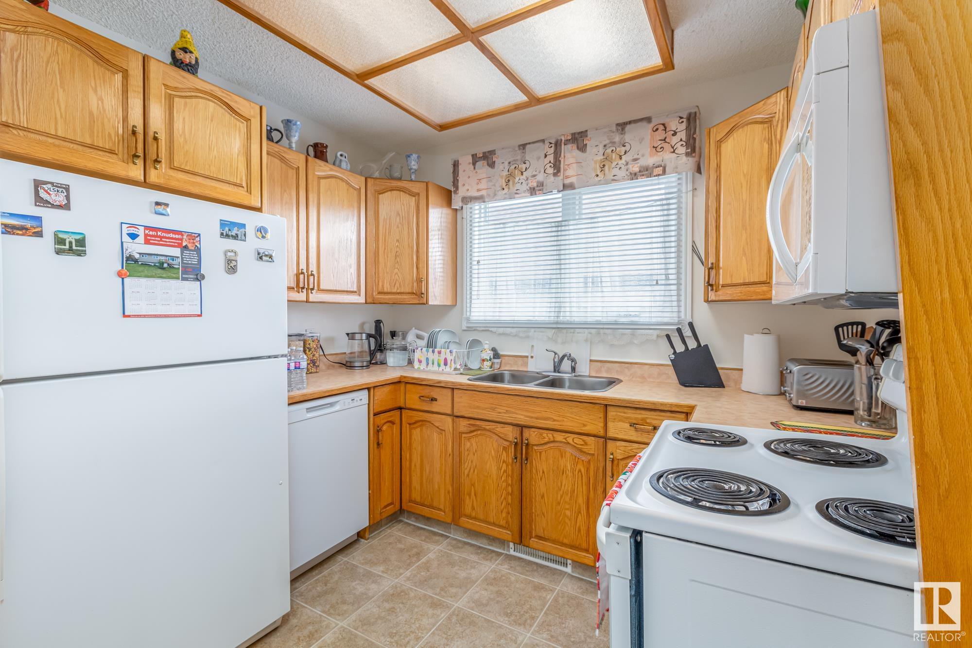      7607 128 AV NW , Edmonton,  ,T5C 1T3 ;  Listing Number: MLS E4417451