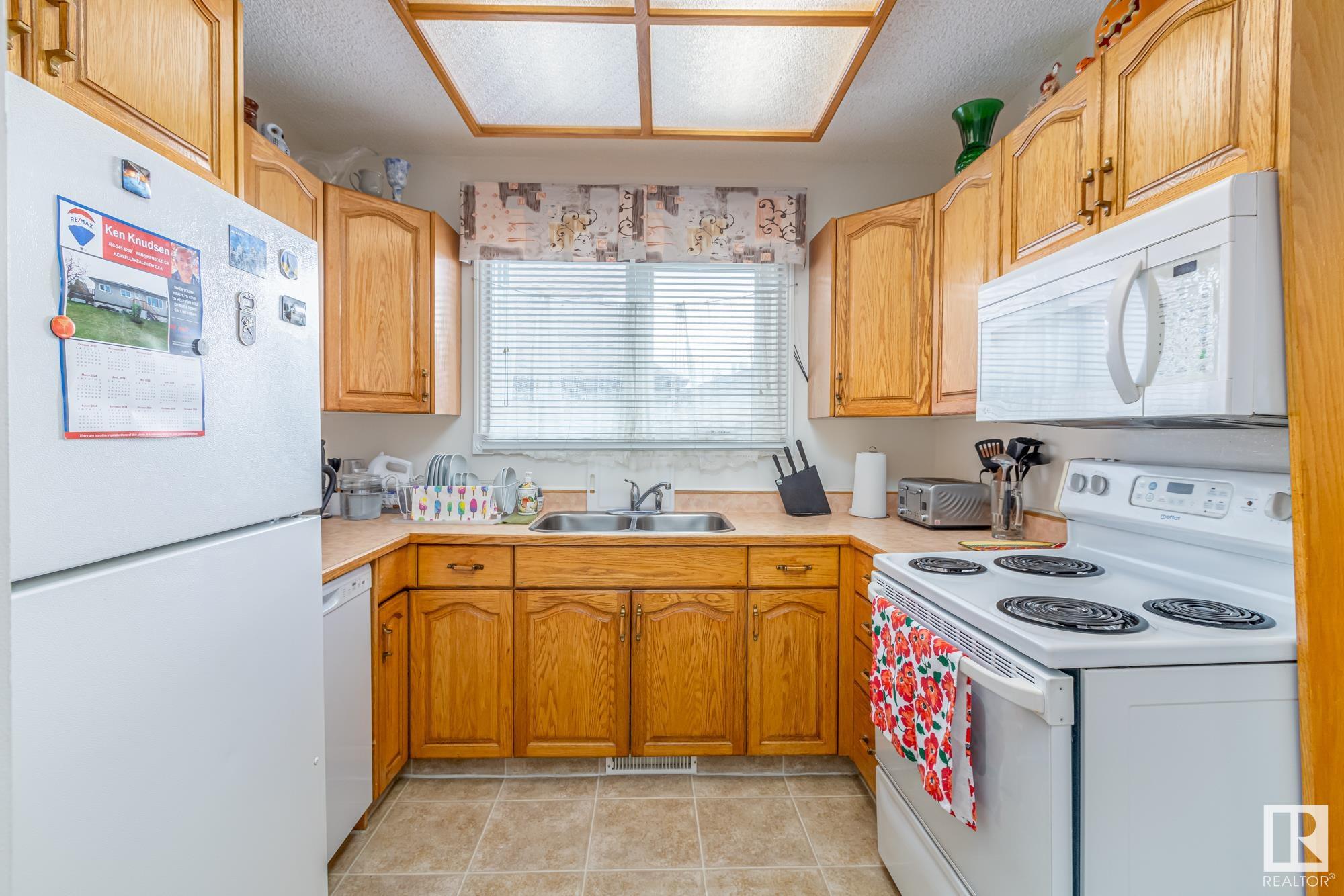      7607 128 AV NW , Edmonton,  ,T5C 1T3 ;  Listing Number: MLS E4417451