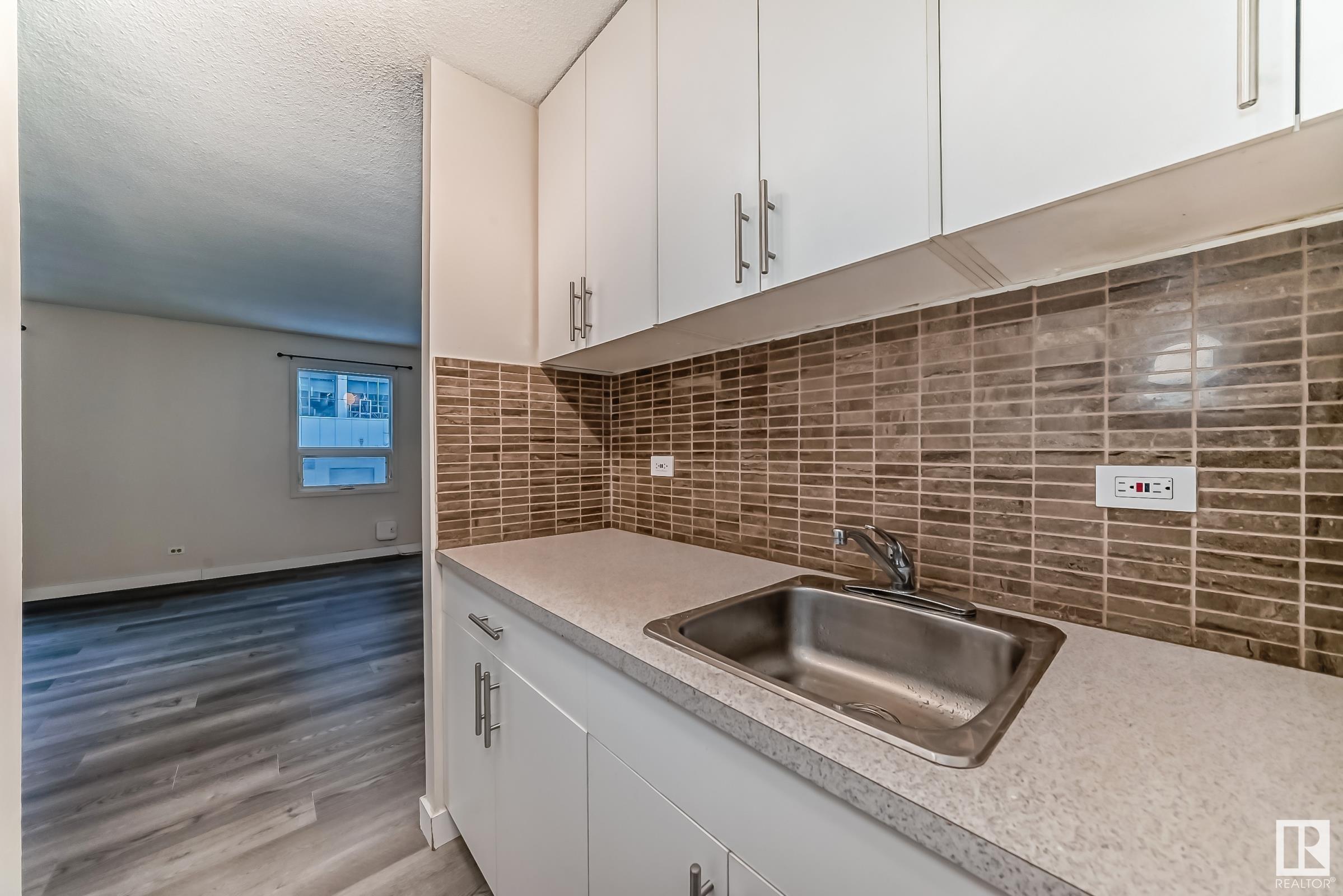      #206 10140 120 ST NW , Edmonton,  ,T5K 1Z8 ;  Listing Number: MLS E4417480