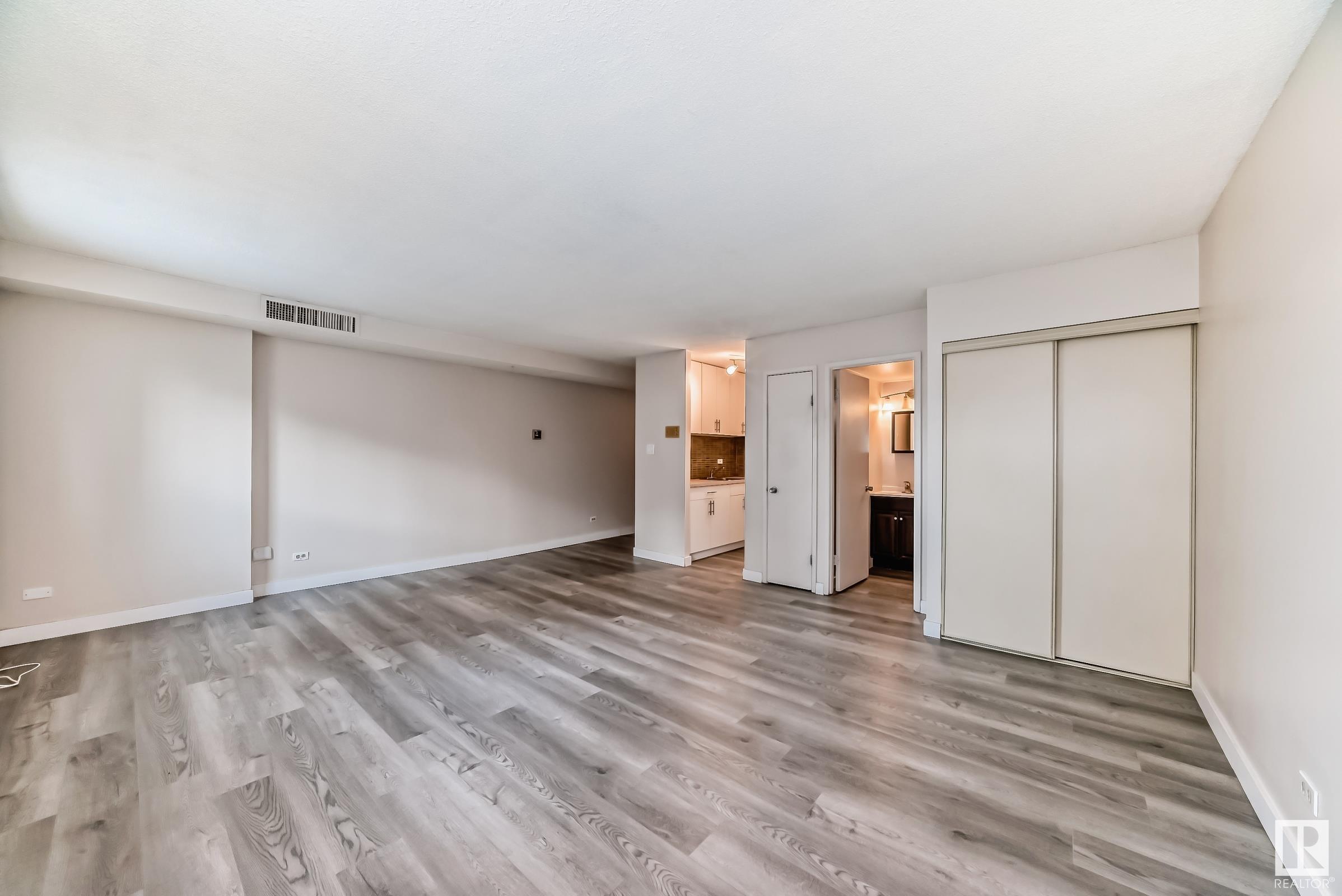      #206 10140 120 ST NW , Edmonton,  ,T5K 1Z8 ;  Listing Number: MLS E4417480