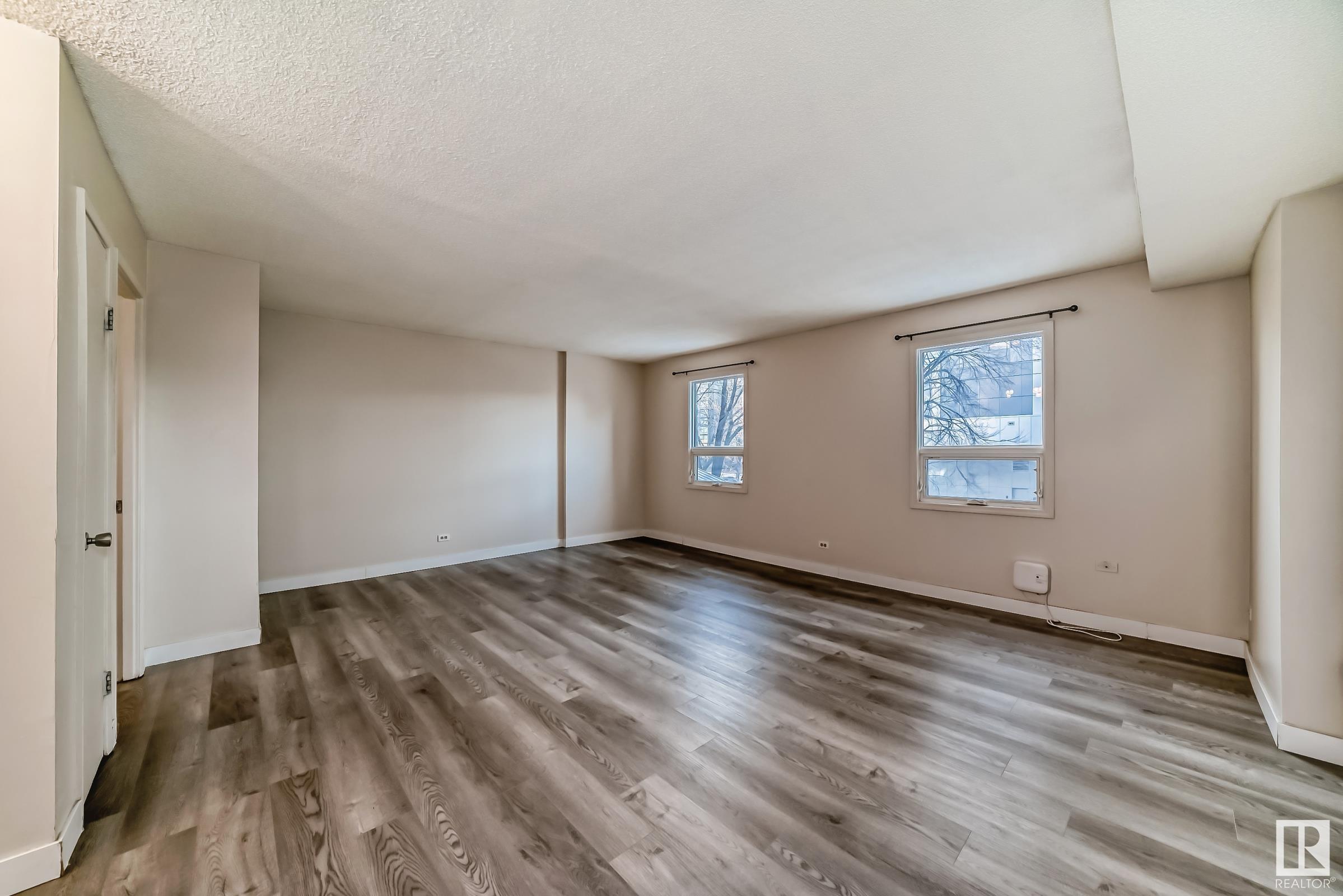      #206 10140 120 ST NW , Edmonton,  ,T5K 1Z8 ;  Listing Number: MLS E4417480