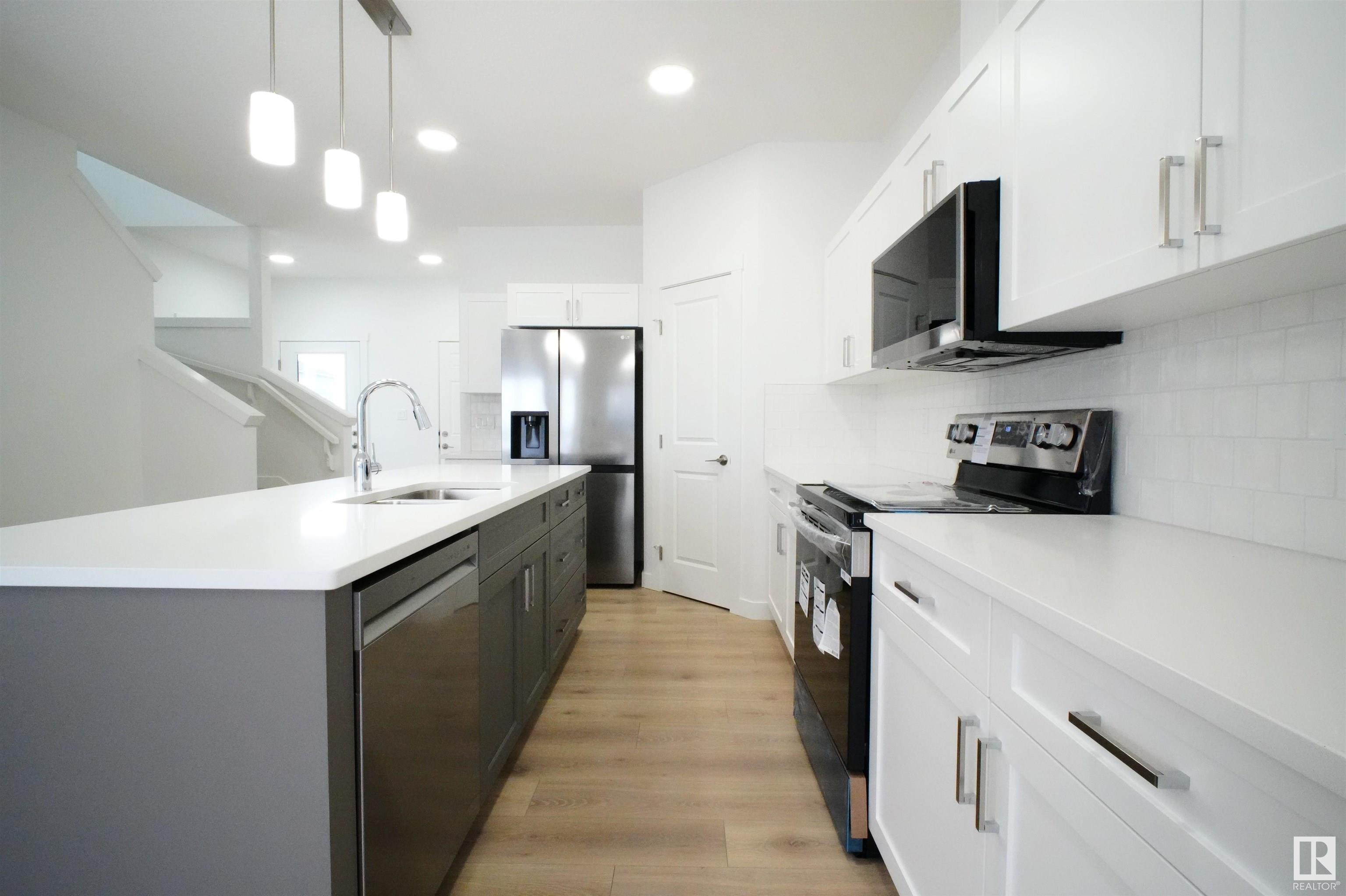      304 28 ST SW , Edmonton,  ,T6X 3E8 ;  Listing Number: MLS E4417495