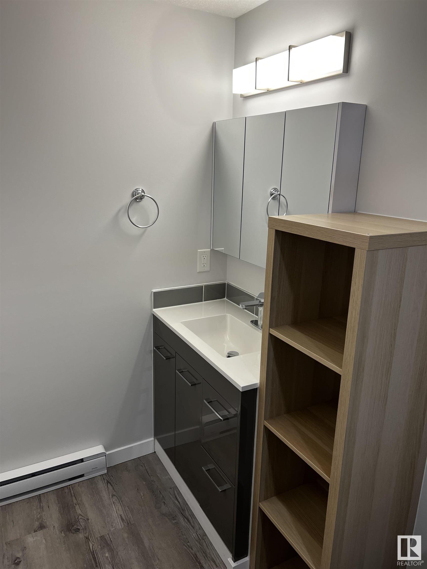      10407 136ave NW , Edmonton,  ,T5E 1N2 ;  Listing Number: MLS E4417520