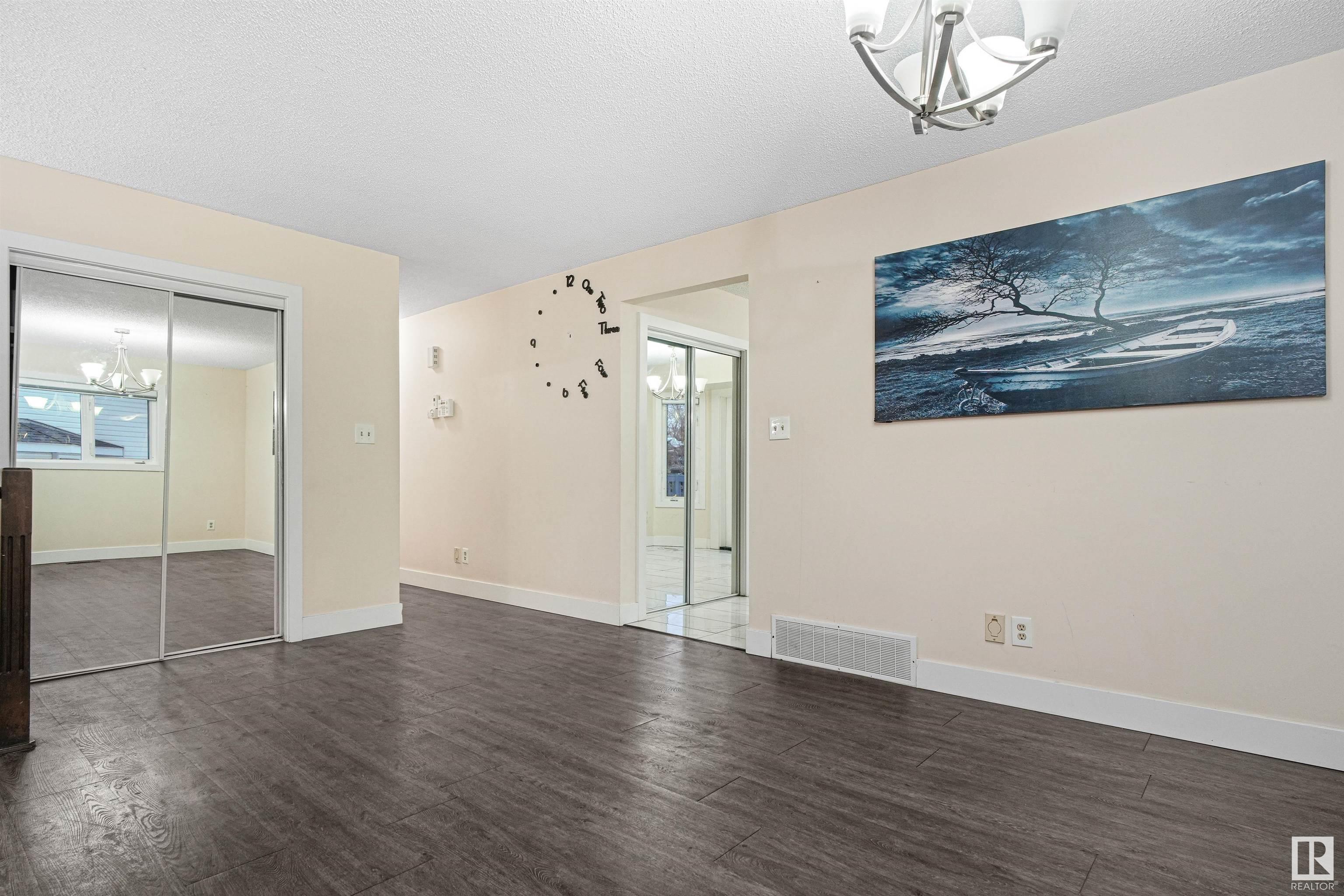      1207 54 ST NW , Edmonton,  ,T6L 6J7 ;  Listing Number: MLS E4417524