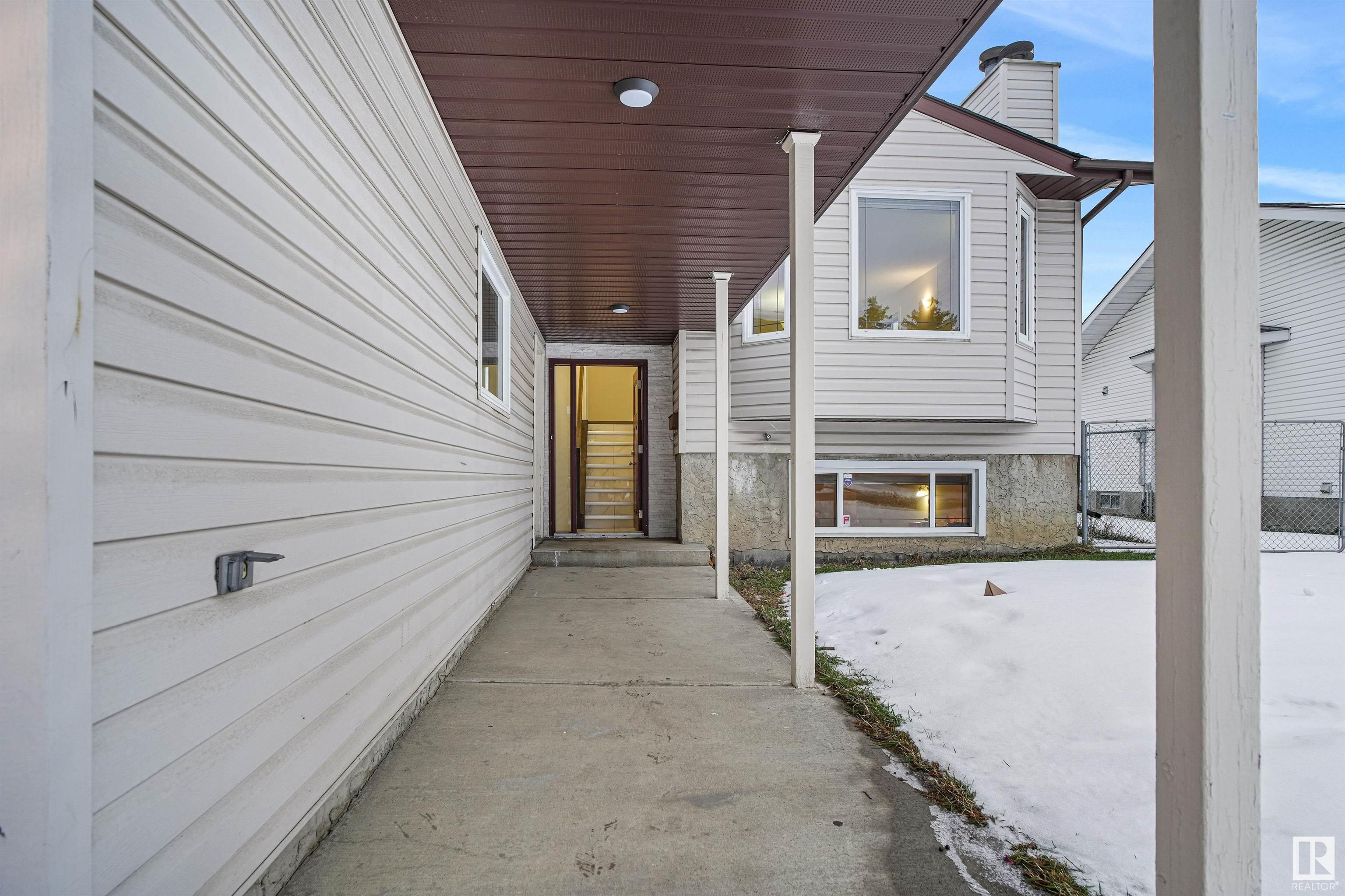      1207 54 ST NW , Edmonton,  ,T6L 6J7 ;  Listing Number: MLS E4417524