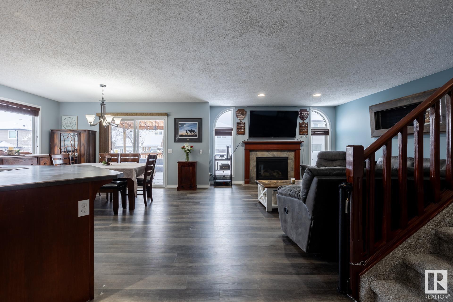      16215 48 ST NW , Edmonton,  ,T5Y 3H6 ;  Listing Number: MLS E4417584