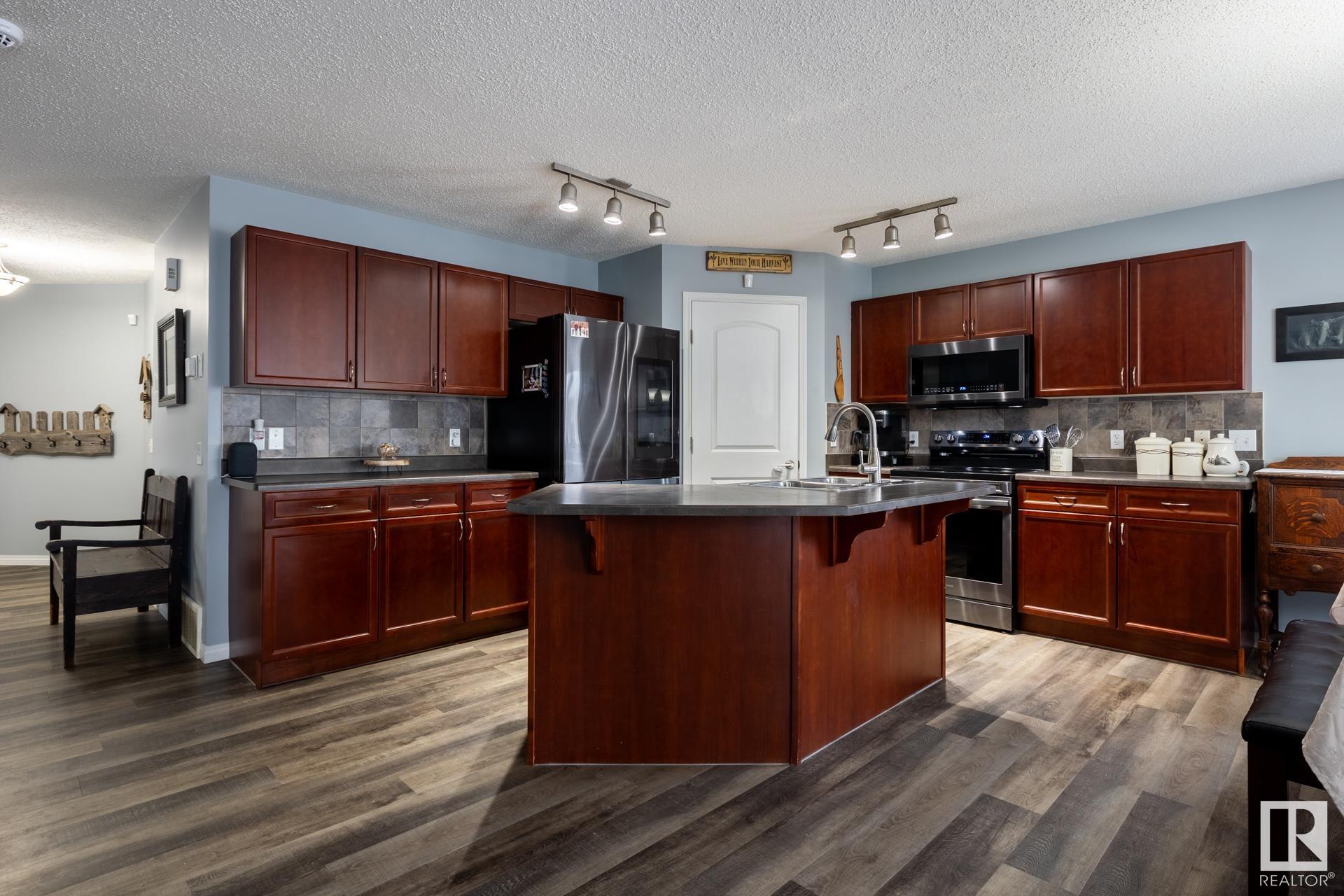      16215 48 ST NW , Edmonton,  ,T5Y 3H6 ;  Listing Number: MLS E4417584