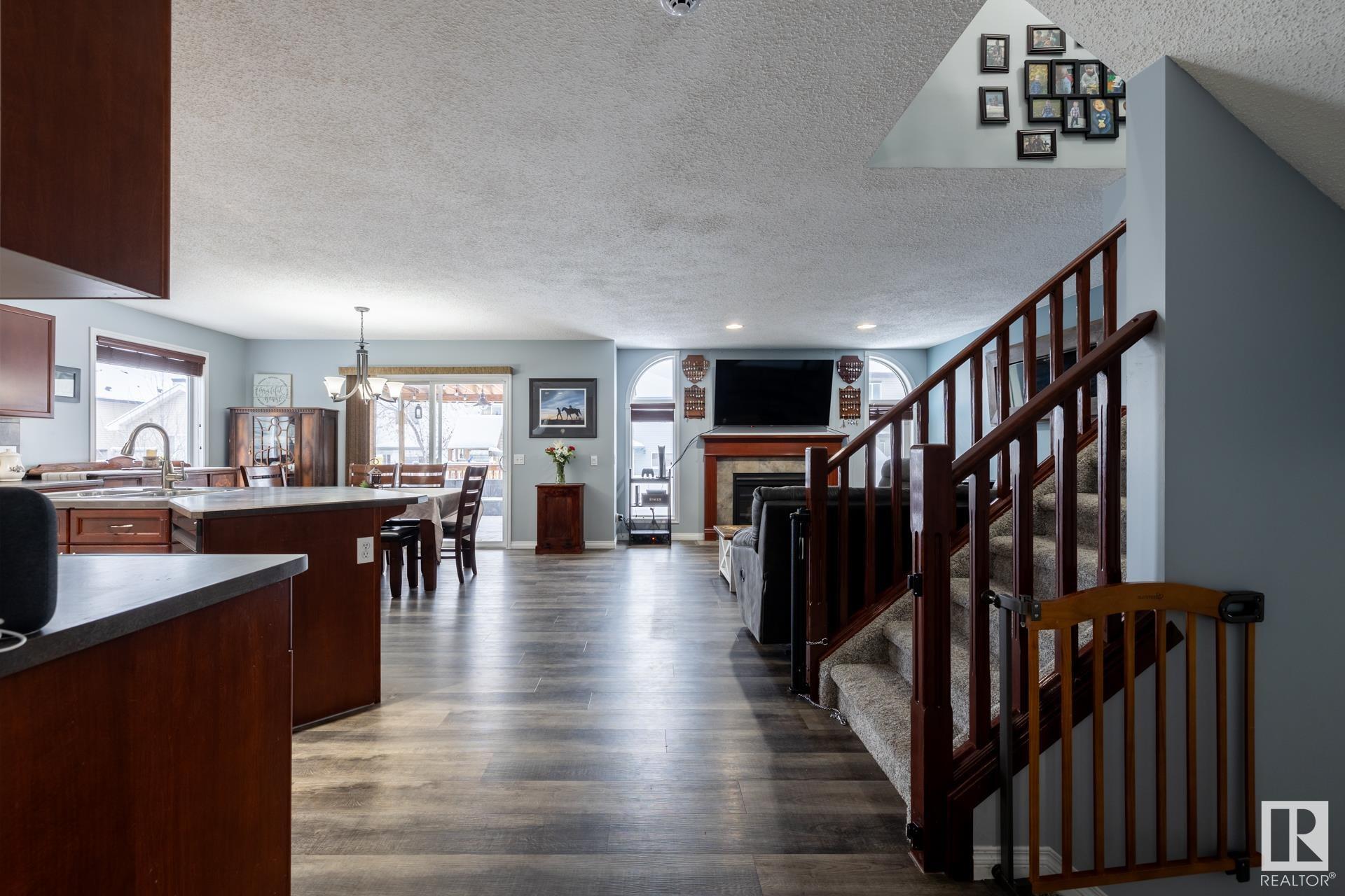      16215 48 ST NW , Edmonton,  ,T5Y 3H6 ;  Listing Number: MLS E4417584