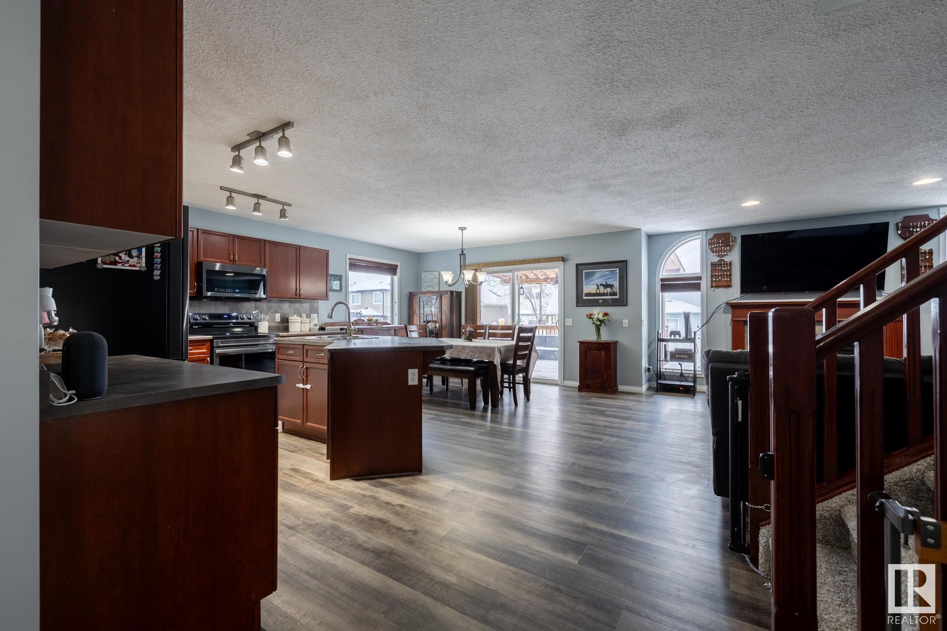     16215 48 ST NW , Edmonton,  ,T5Y 3H6 ;  Listing Number: MLS E4417584