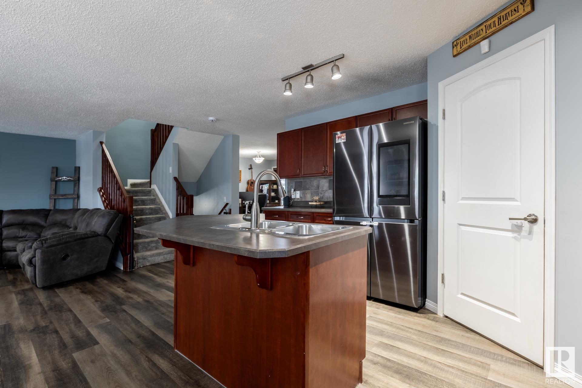      16215 48 ST NW , Edmonton,  ,T5Y 3H6 ;  Listing Number: MLS E4417584