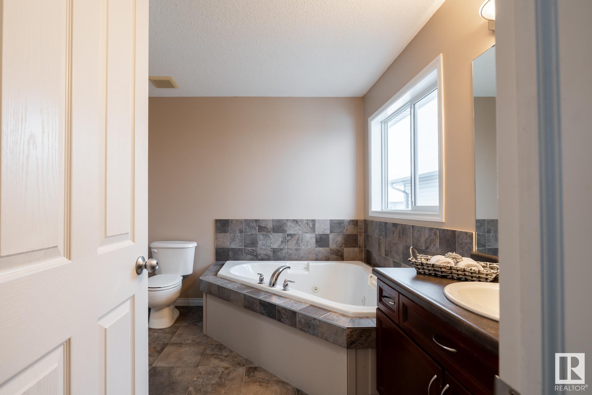      16215 48 ST NW , Edmonton,  ,T5Y 3H6 ;  Listing Number: MLS E4417584