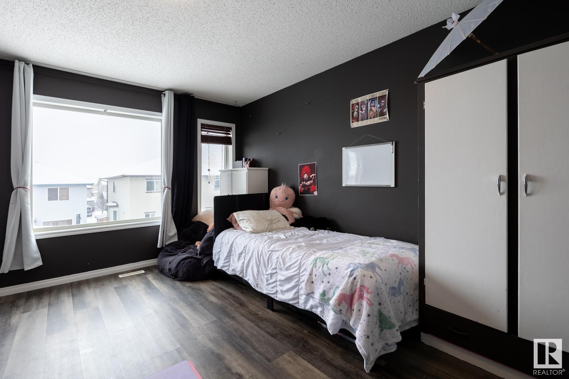      16215 48 ST NW , Edmonton,  ,T5Y 3H6 ;  Listing Number: MLS E4417584