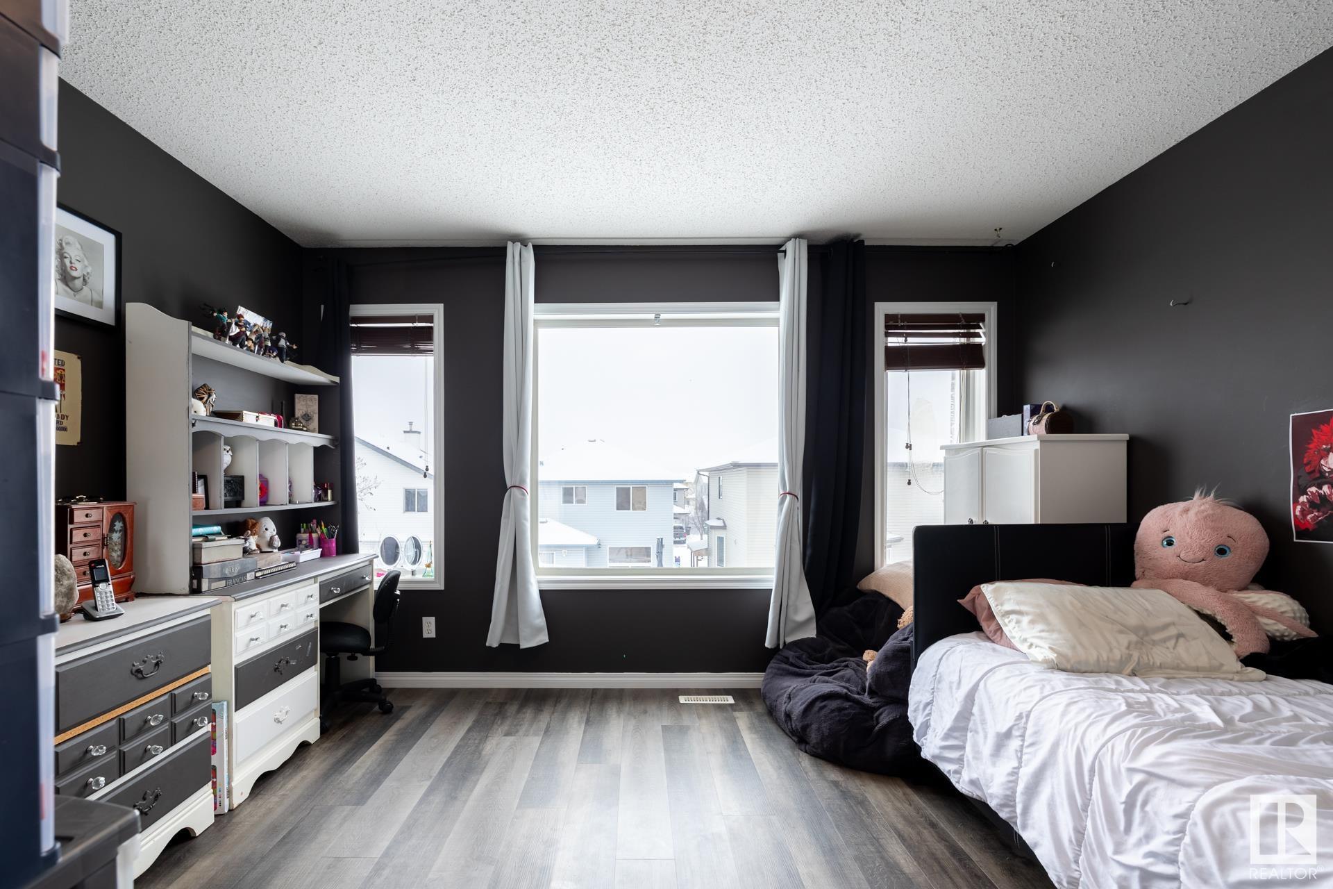      16215 48 ST NW , Edmonton,  ,T5Y 3H6 ;  Listing Number: MLS E4417584