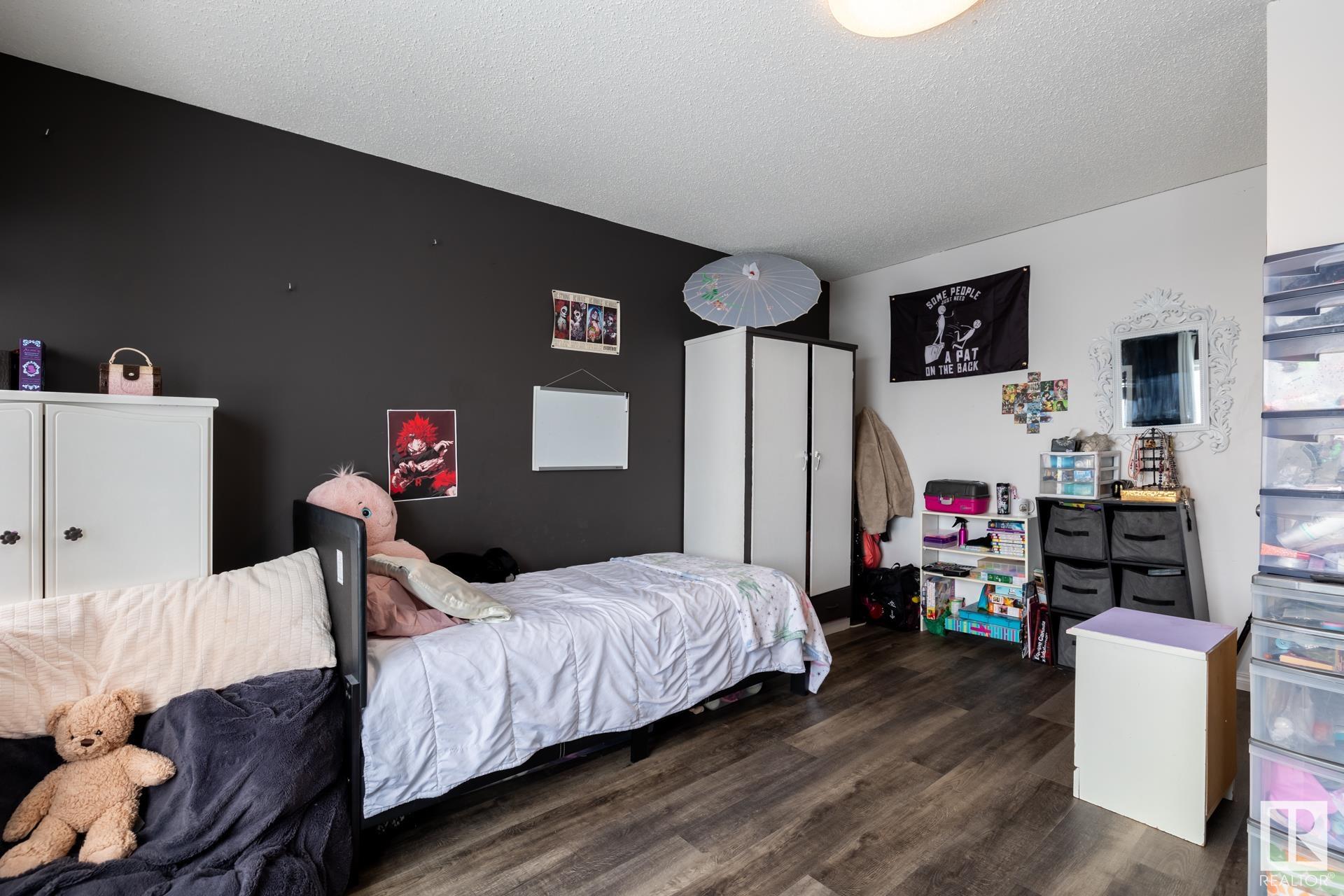      16215 48 ST NW , Edmonton,  ,T5Y 3H6 ;  Listing Number: MLS E4417584