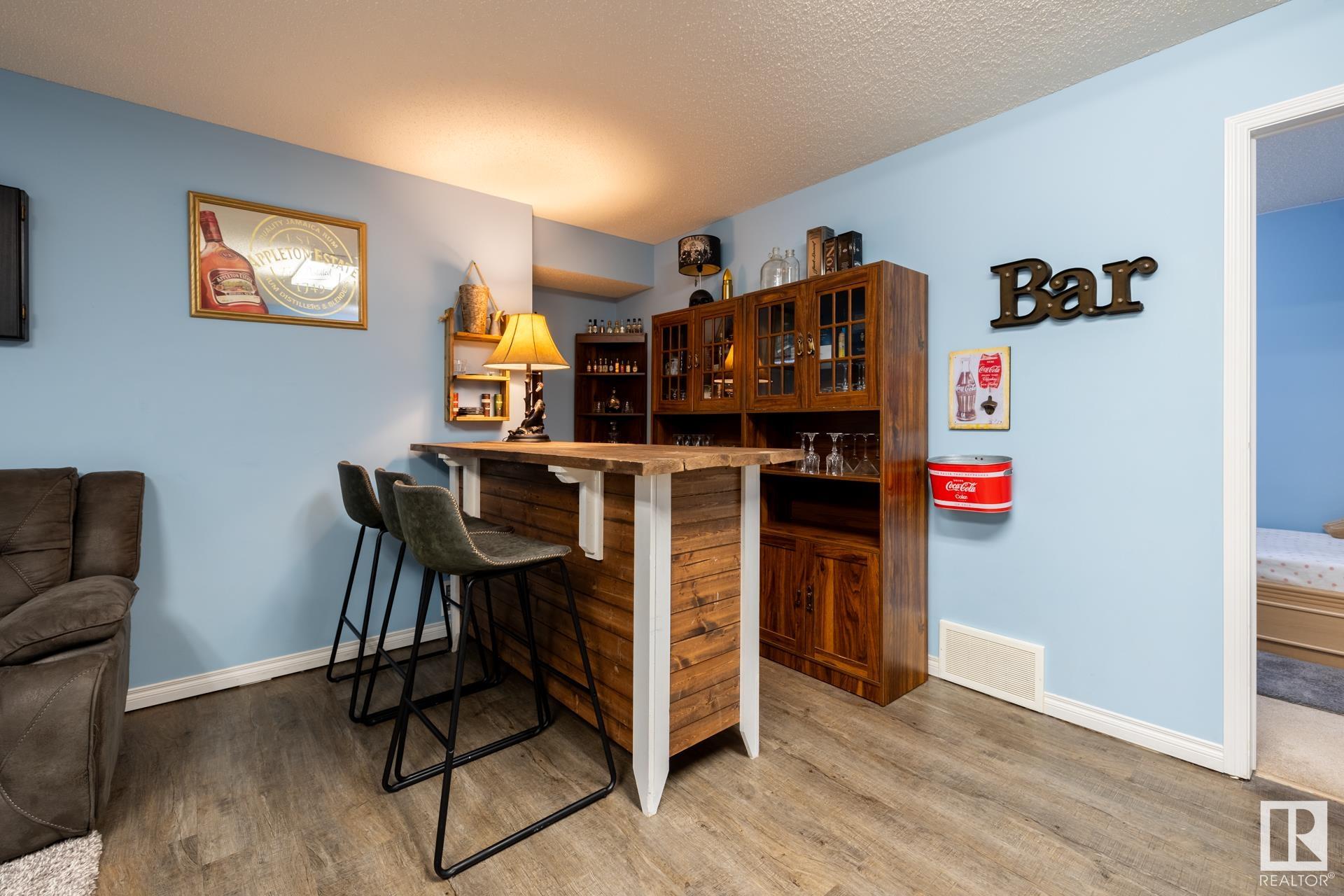      16215 48 ST NW , Edmonton,  ,T5Y 3H6 ;  Listing Number: MLS E4417584