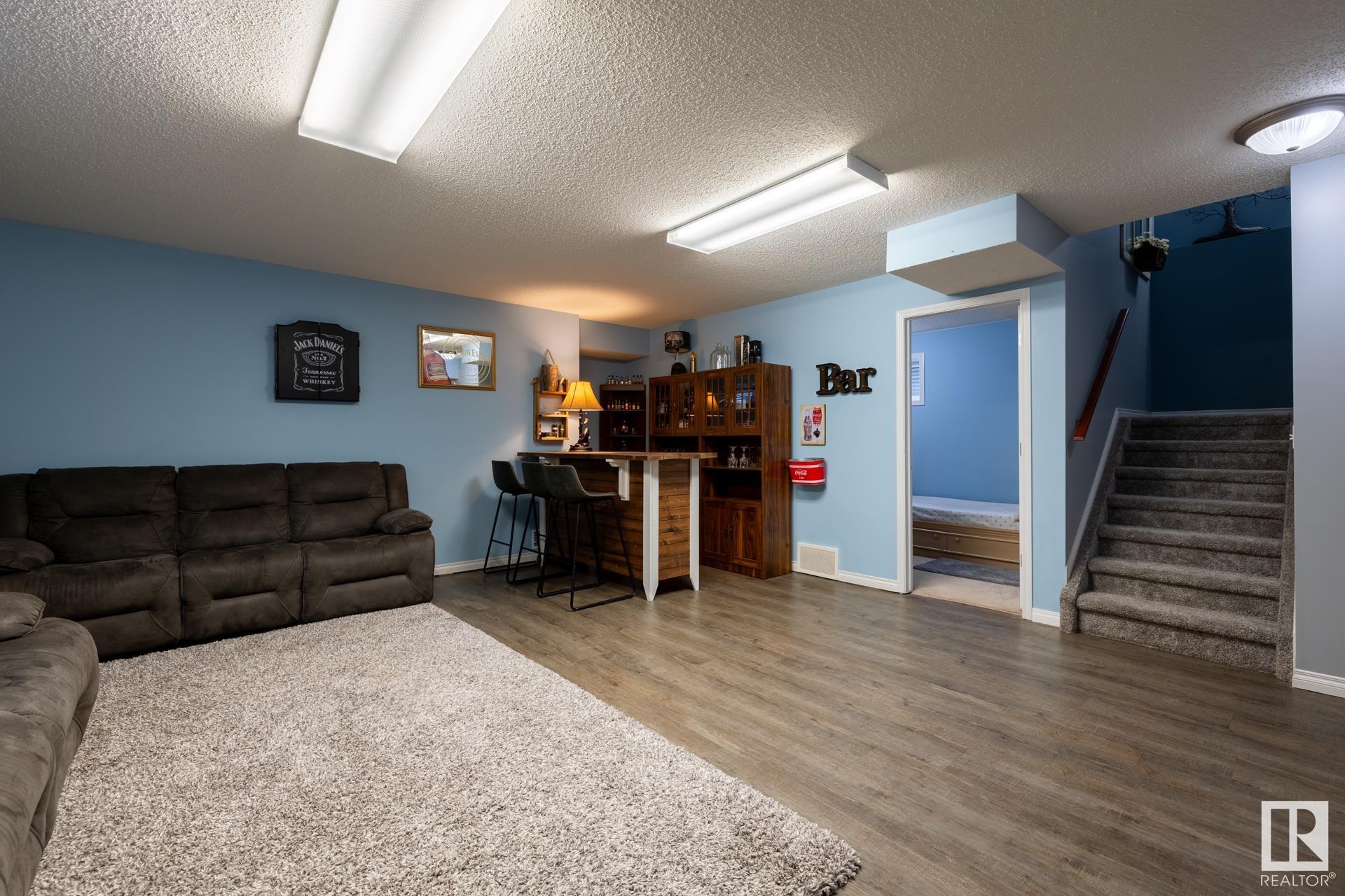      16215 48 ST NW , Edmonton,  ,T5Y 3H6 ;  Listing Number: MLS E4417584