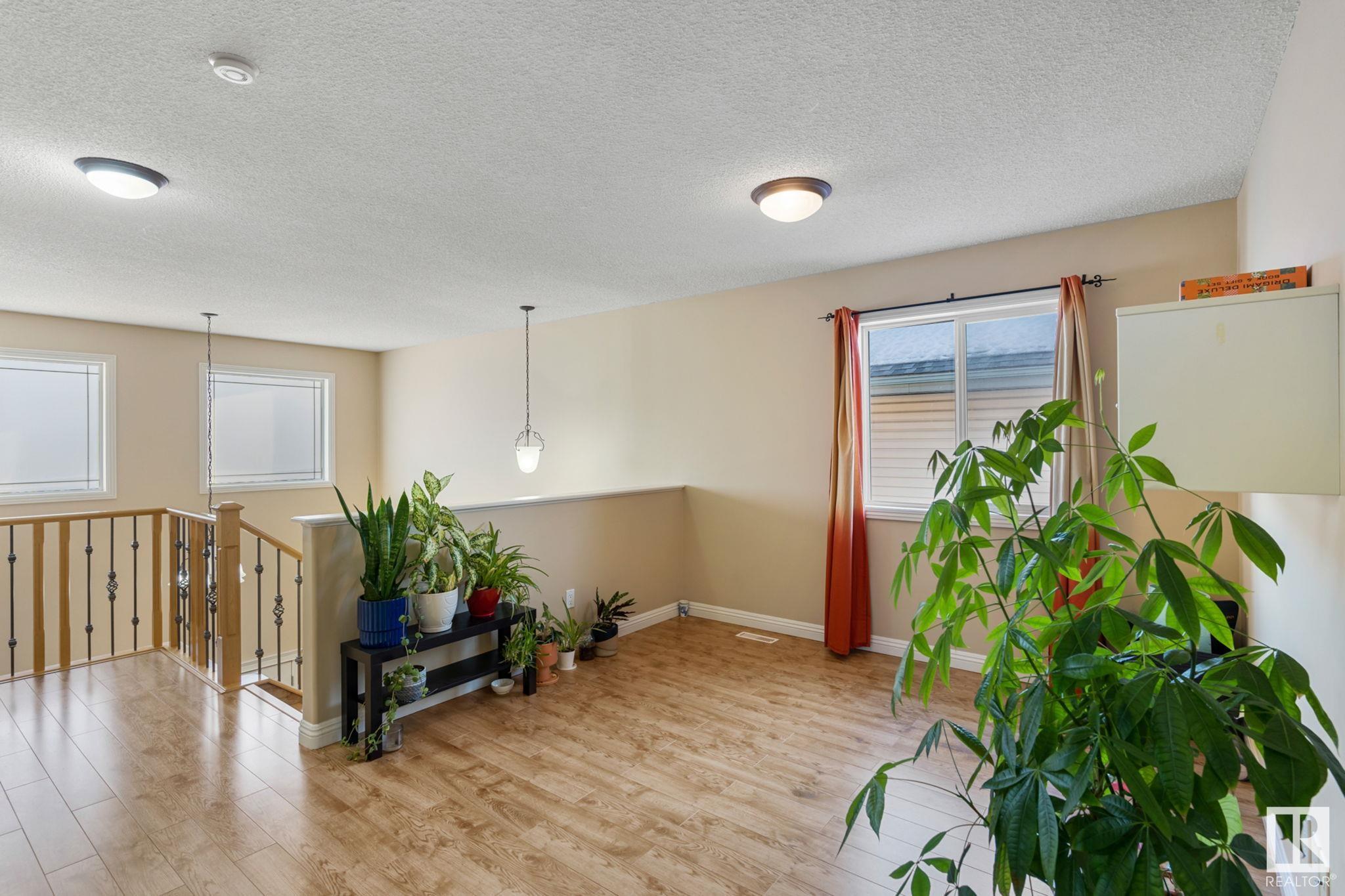      2615 HANNA CR NW , Edmonton,  ,T6R 3C9 ;  Listing Number: MLS E4417605