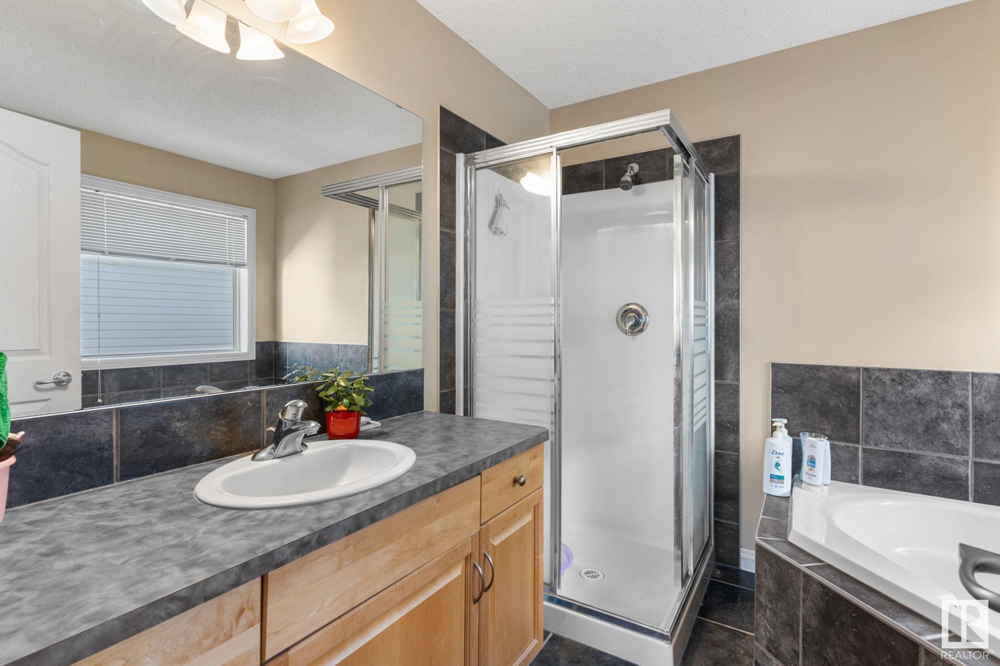      2615 HANNA CR NW , Edmonton,  ,T6R 3C9 ;  Listing Number: MLS E4417605