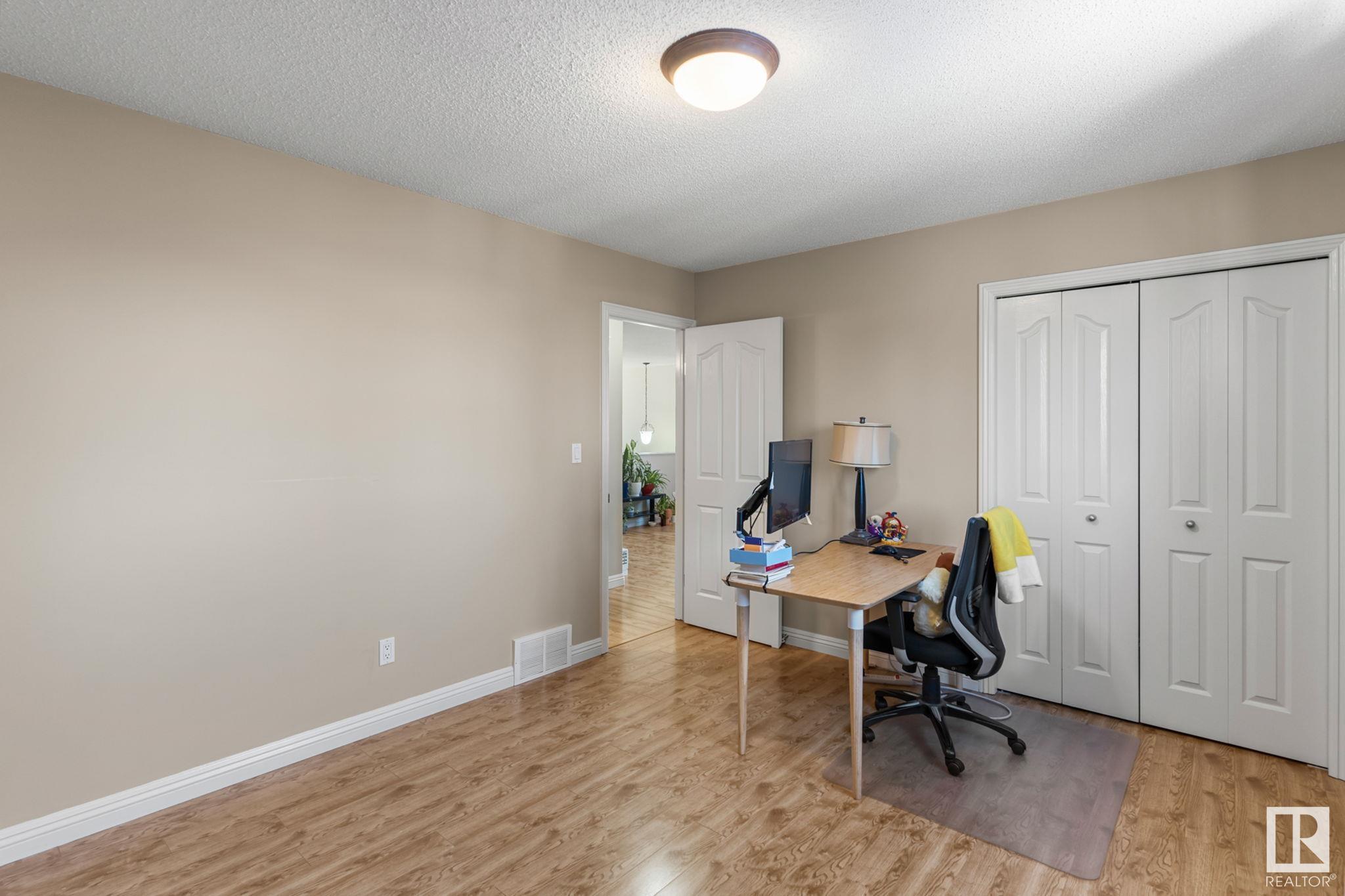      2615 HANNA CR NW , Edmonton,  ,T6R 3C9 ;  Listing Number: MLS E4417605