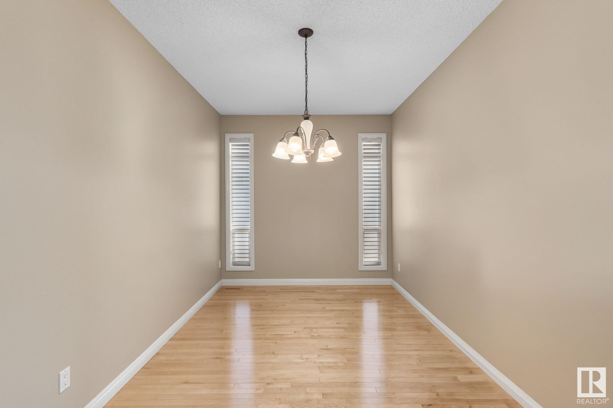     2615 HANNA CR NW , Edmonton,  ,T6R 3C9 ;  Listing Number: MLS E4417605