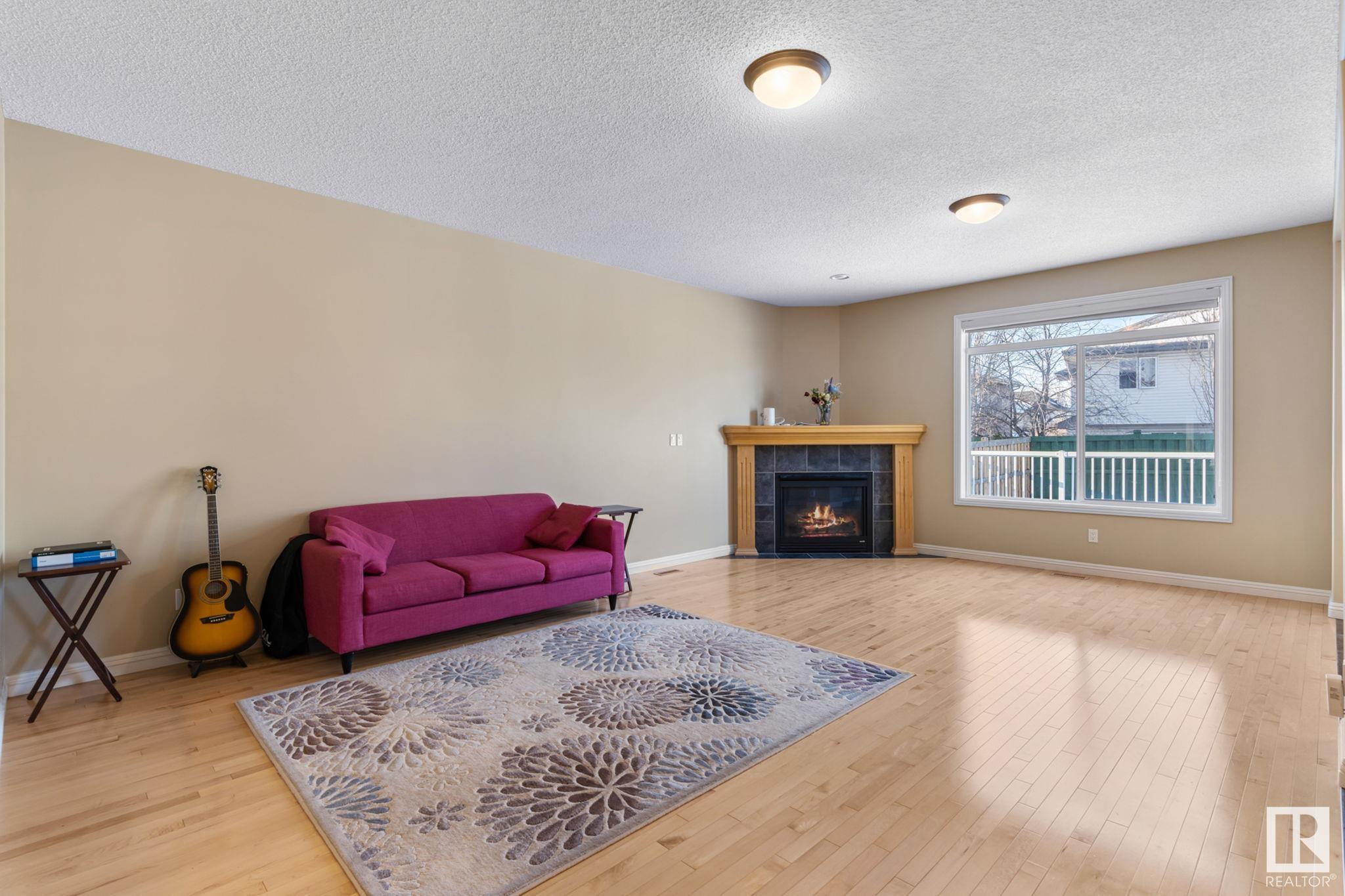      2615 HANNA CR NW , Edmonton,  ,T6R 3C9 ;  Listing Number: MLS E4417605