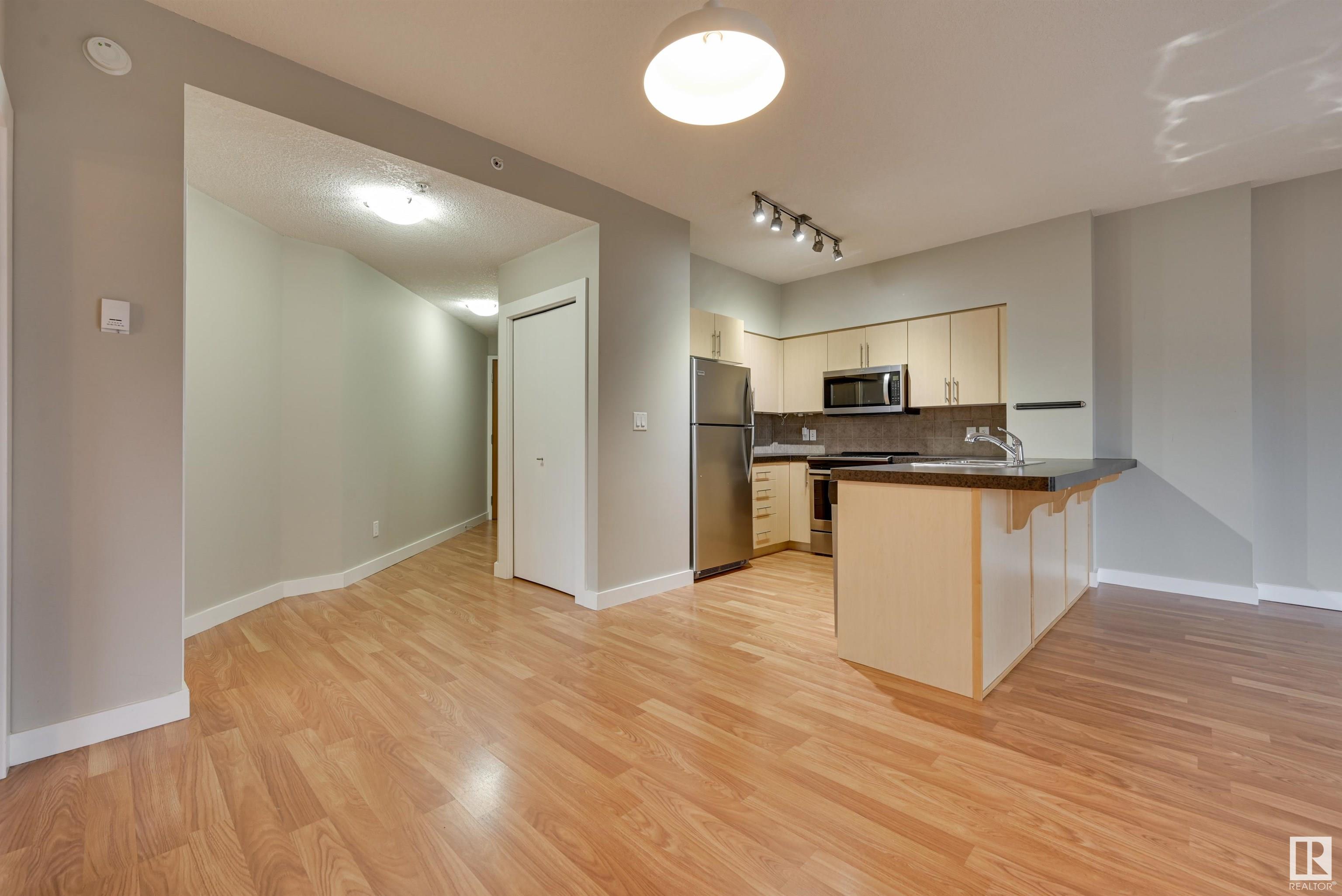      #1005 10136 104 ST NW , Edmonton,  ,T5J 0B5 ;  Listing Number: MLS E4417675
