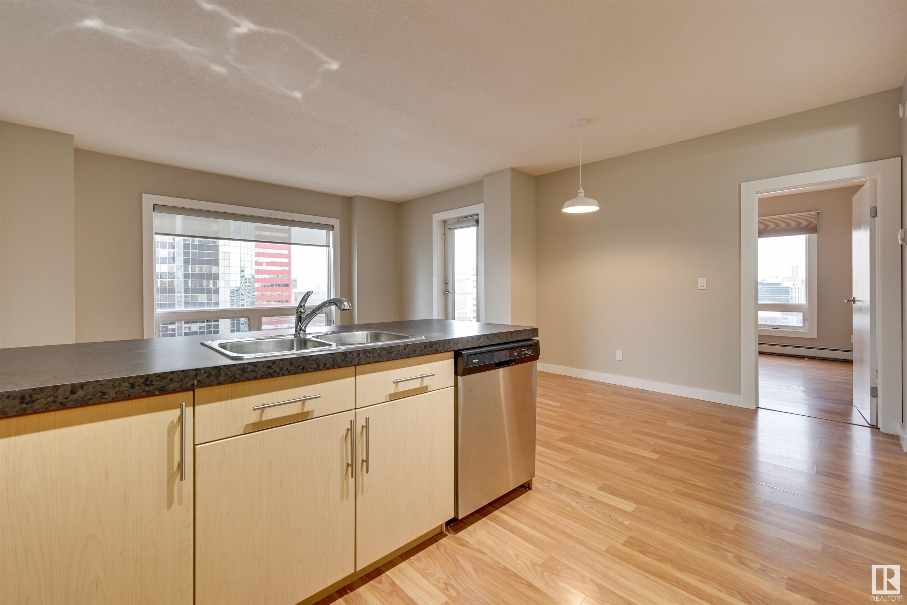      #1005 10136 104 ST NW , Edmonton,  ,T5J 0B5 ;  Listing Number: MLS E4417675