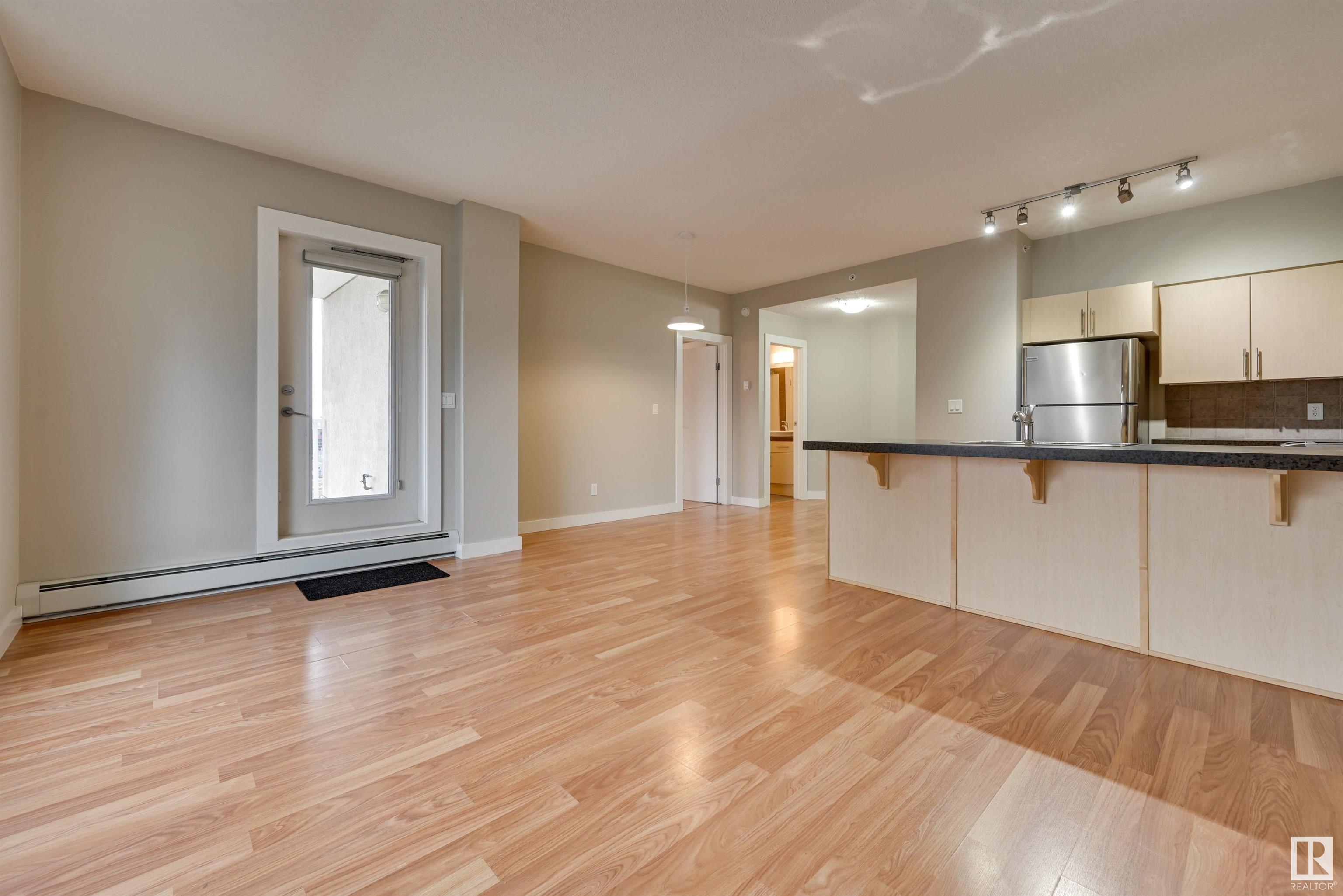      #1005 10136 104 ST NW , Edmonton,  ,T5J 0B5 ;  Listing Number: MLS E4417675