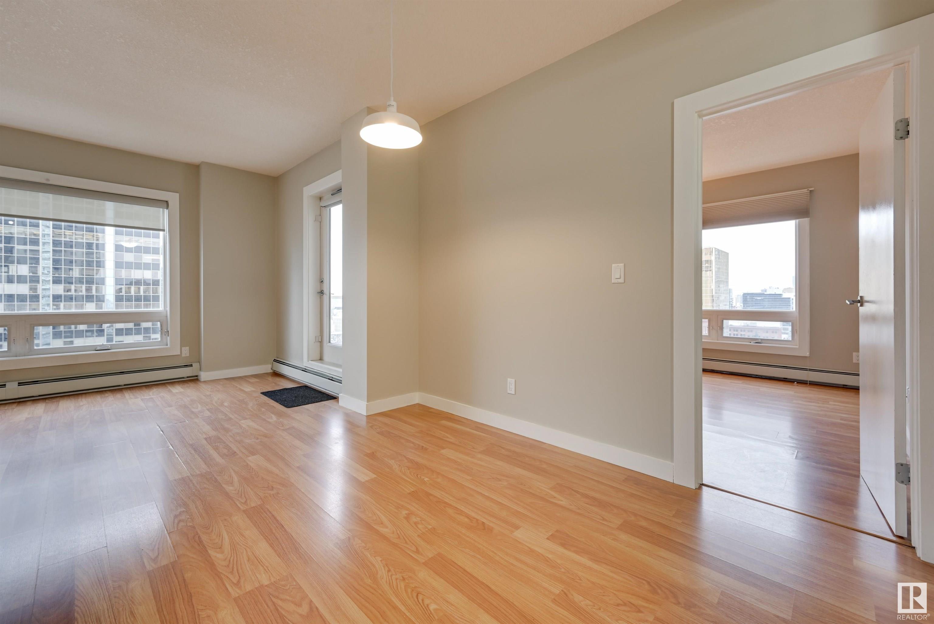      #1005 10136 104 ST NW , Edmonton,  ,T5J 0B5 ;  Listing Number: MLS E4417675