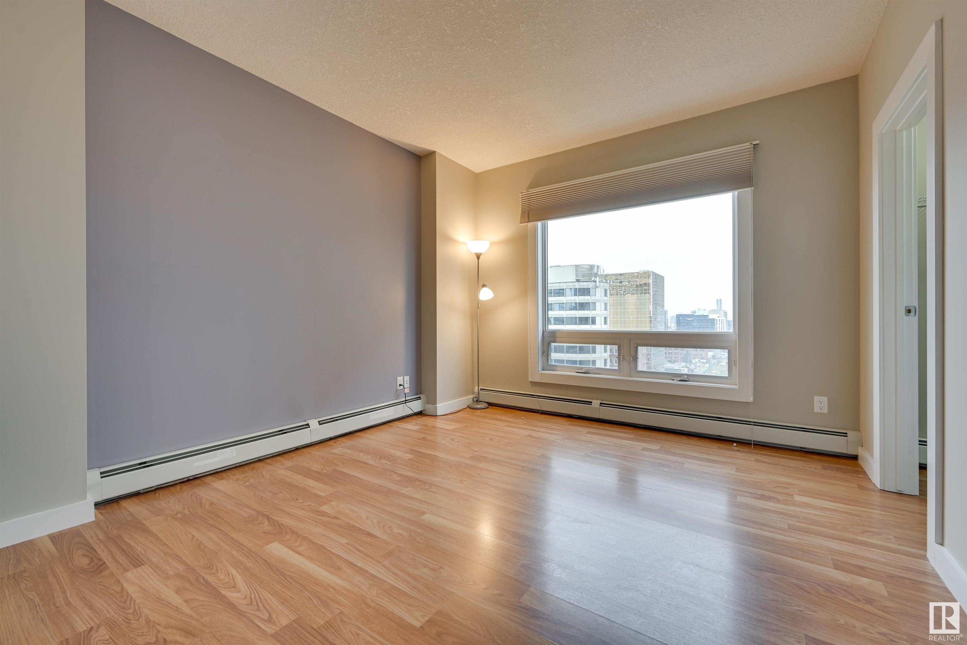      #1005 10136 104 ST NW , Edmonton,  ,T5J 0B5 ;  Listing Number: MLS E4417675
