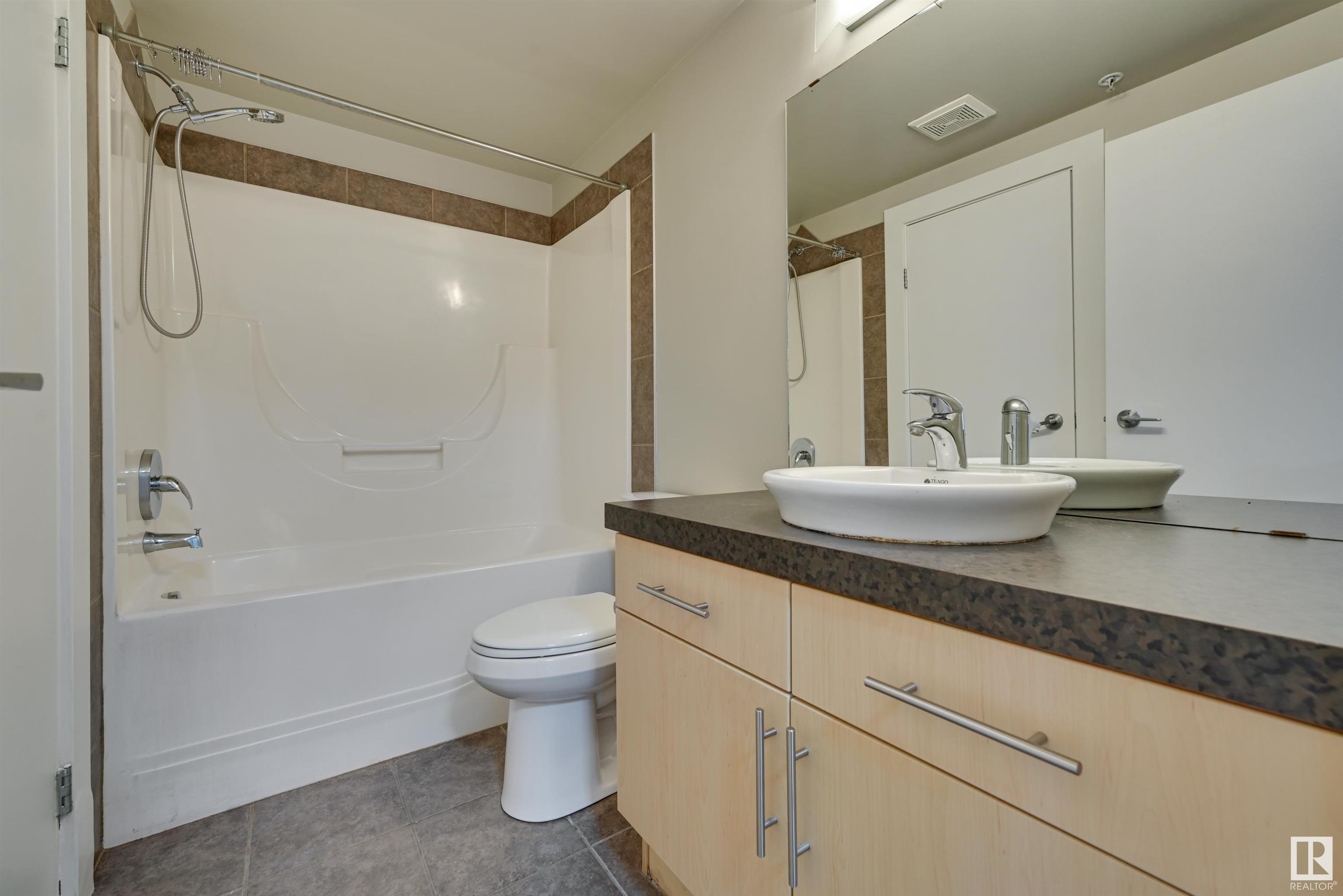      #1005 10136 104 ST NW , Edmonton,  ,T5J 0B5 ;  Listing Number: MLS E4417675