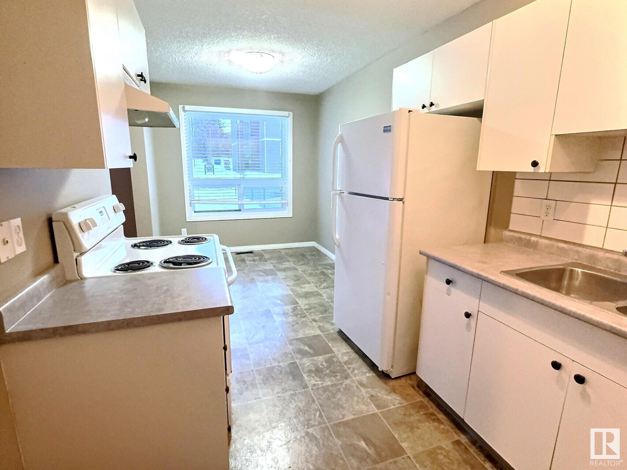      2216 38 ST NW , Edmonton,  ,T6L 4C3 ;  Listing Number: MLS E4417729