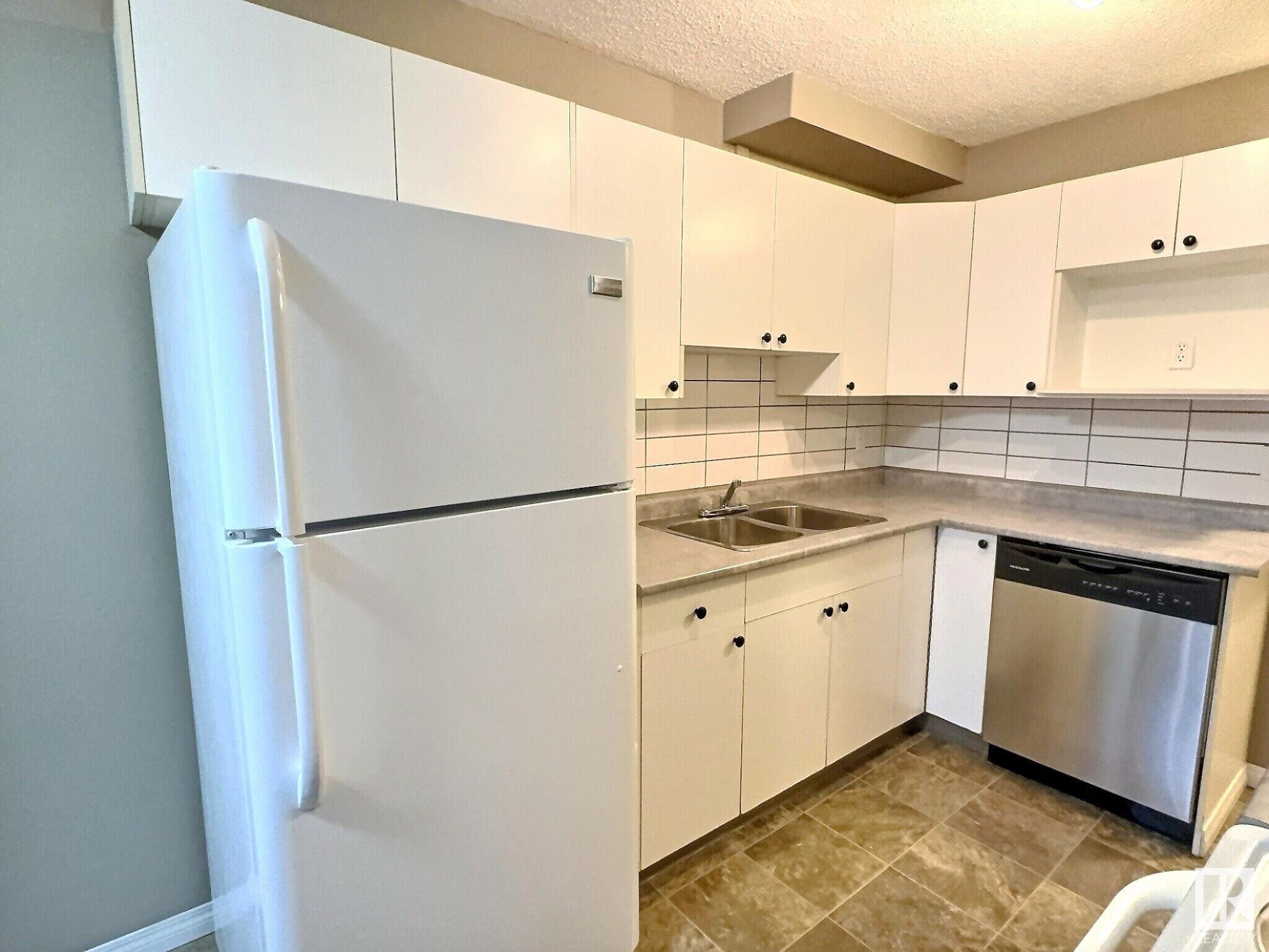      2216 38 ST NW , Edmonton,  ,T6L 4C3 ;  Listing Number: MLS E4417729