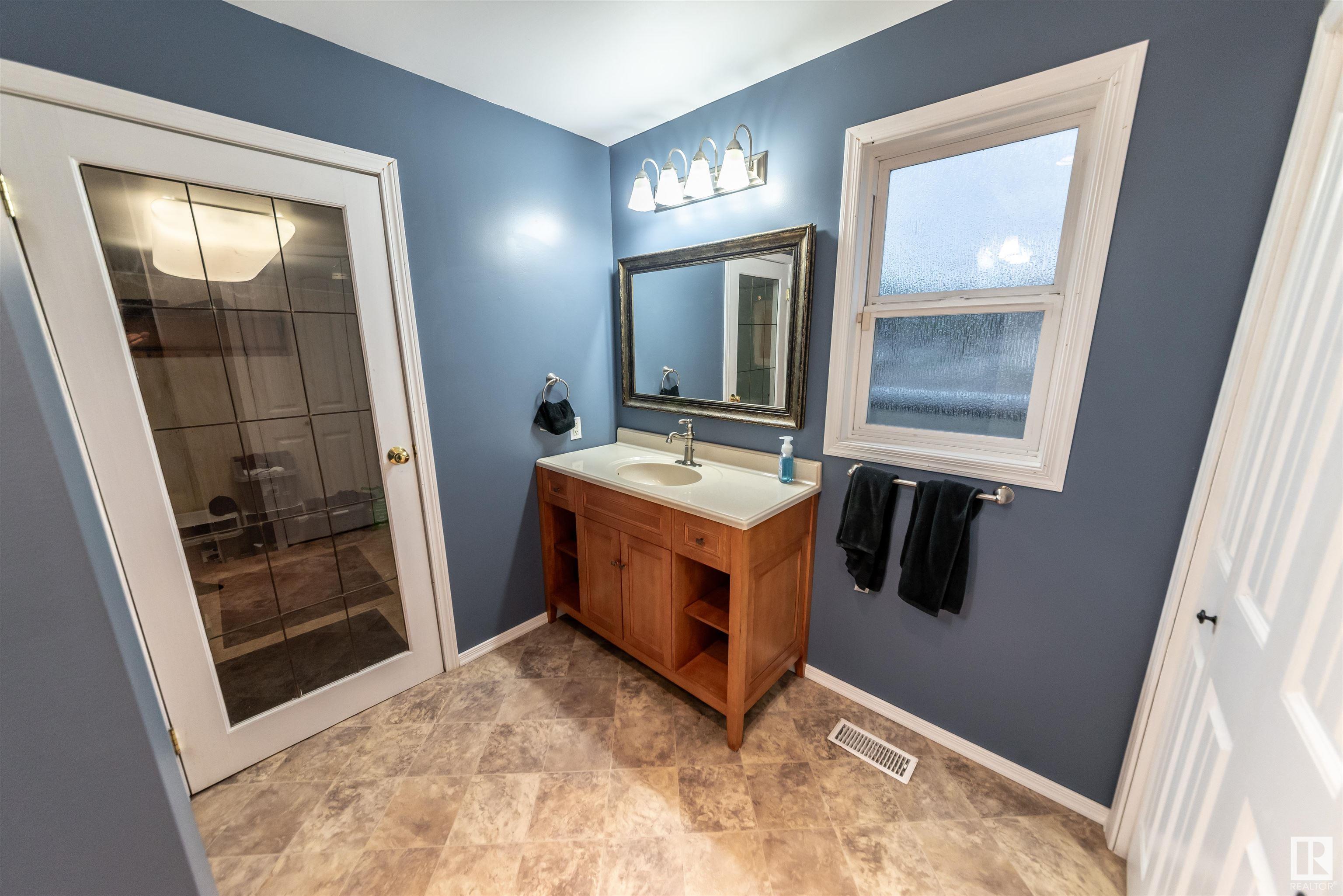      5036 50 AV , Rural Lac Ste. Anne County,  ,T0E 0A0 ;  Listing Number: MLS E4417737