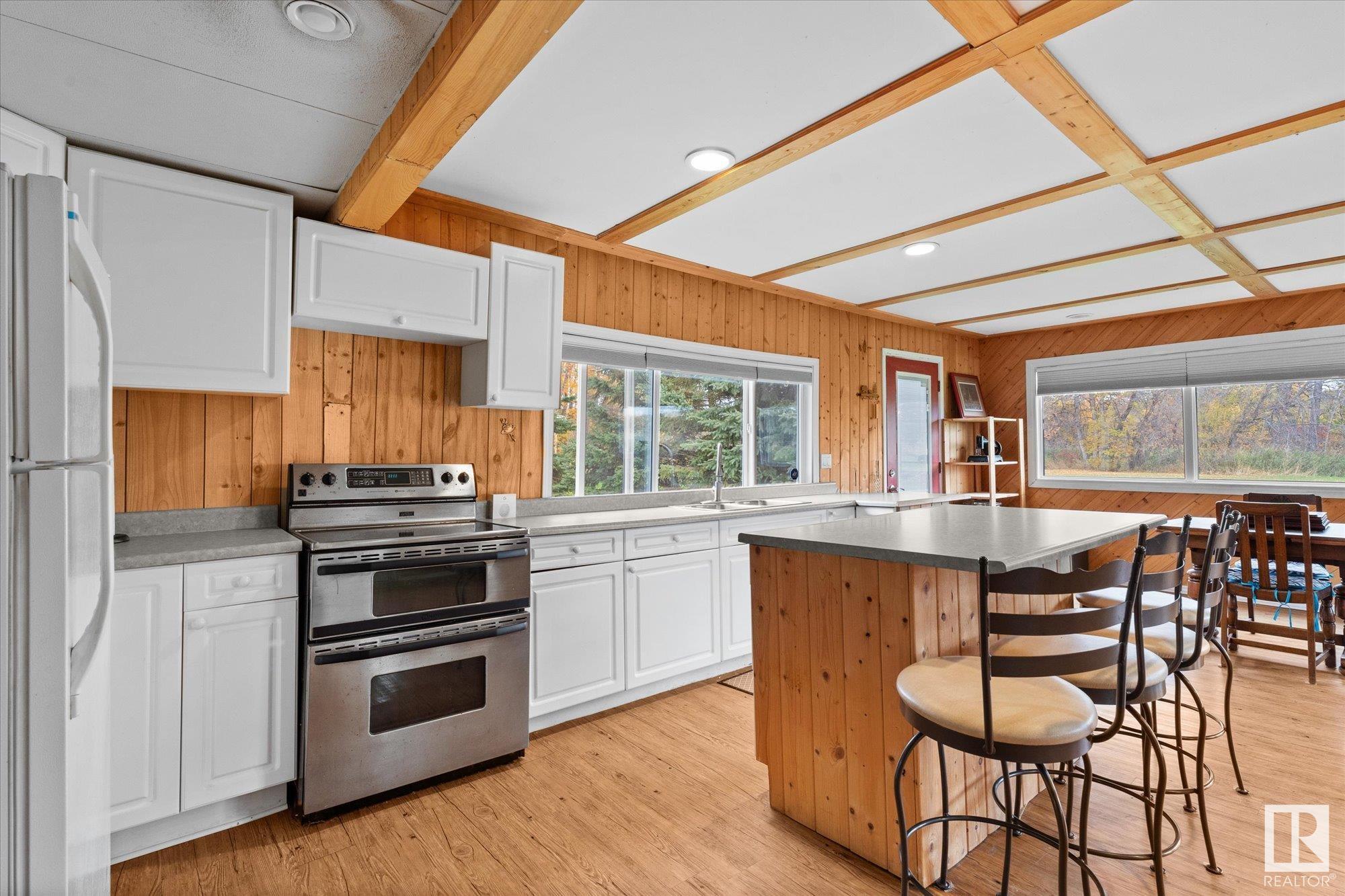      215 2nd Street , Rural Lac Ste. Anne County,  ,T0E 1A0 ;  Listing Number: MLS E4417752