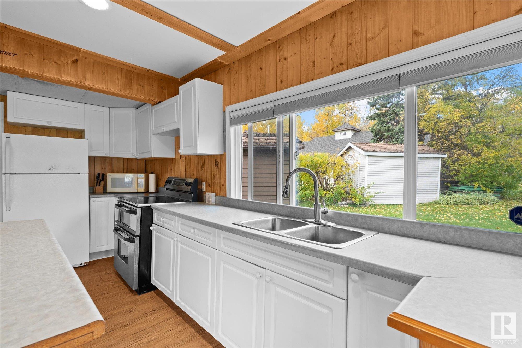     215 2nd Street , Rural Lac Ste. Anne County,  ,T0E 1A0 ;  Listing Number: MLS E4417752