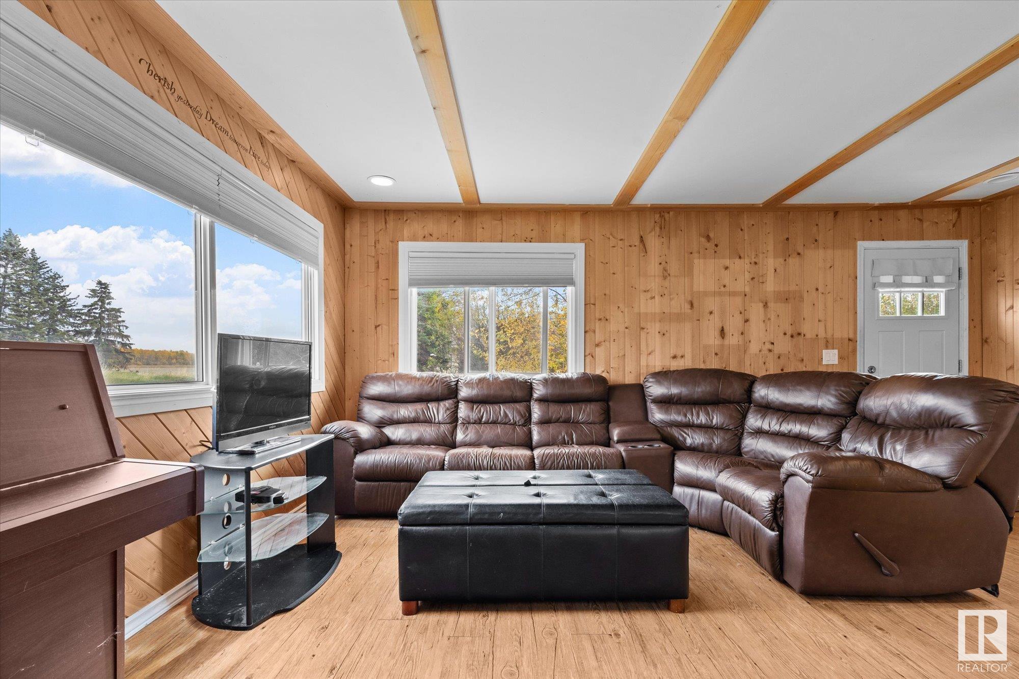      215 2nd Street , Rural Lac Ste. Anne County,  ,T0E 1A0 ;  Listing Number: MLS E4417752