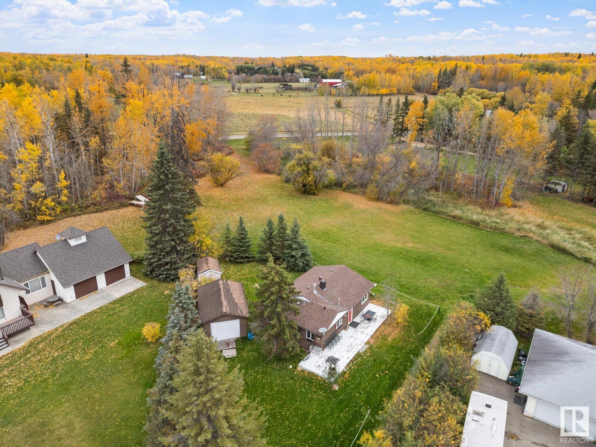      215 2nd Street , Rural Lac Ste. Anne County,  ,T0E 1A0 ;  Listing Number: MLS E4417752