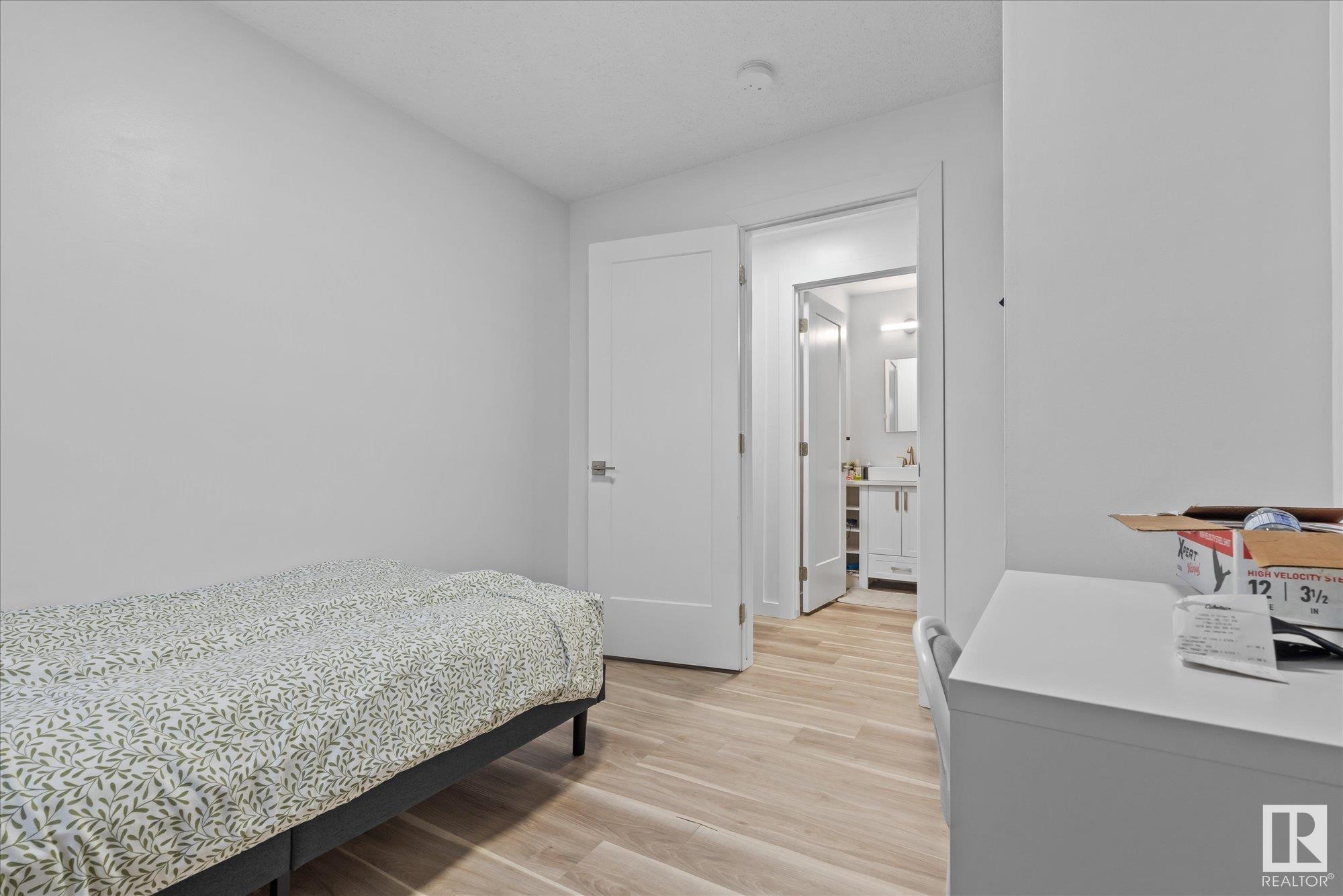      11912 140 AV NW , Edmonton,  ,T5X 5K1 ;  Listing Number: MLS E4417755