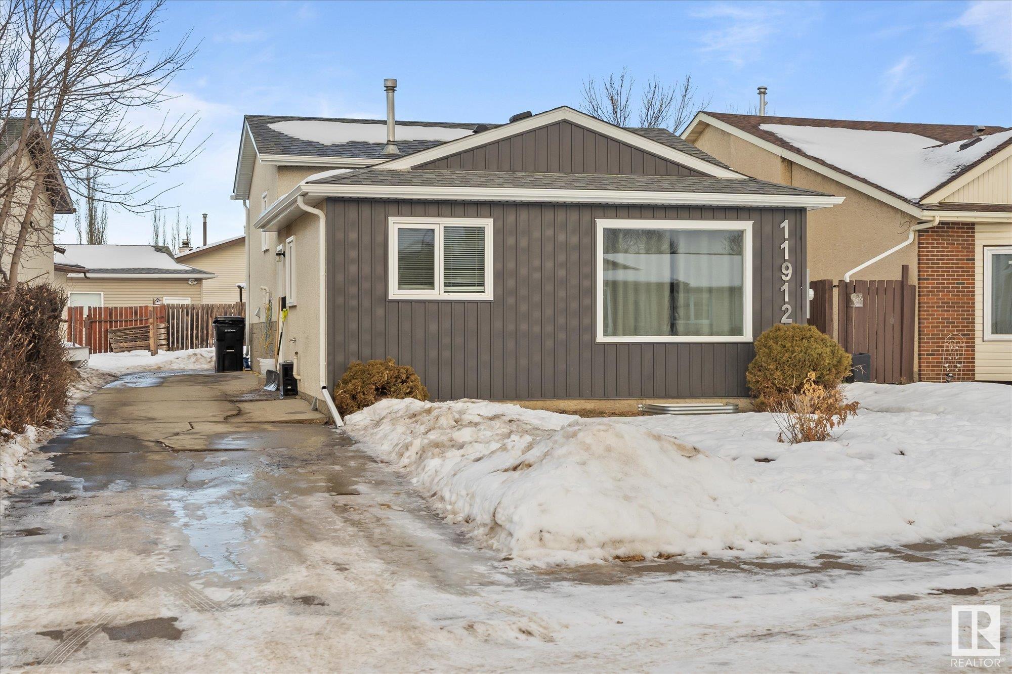      11912 140 AV NW , Edmonton,  ,T5X 5K1 ;  Listing Number: MLS E4417755