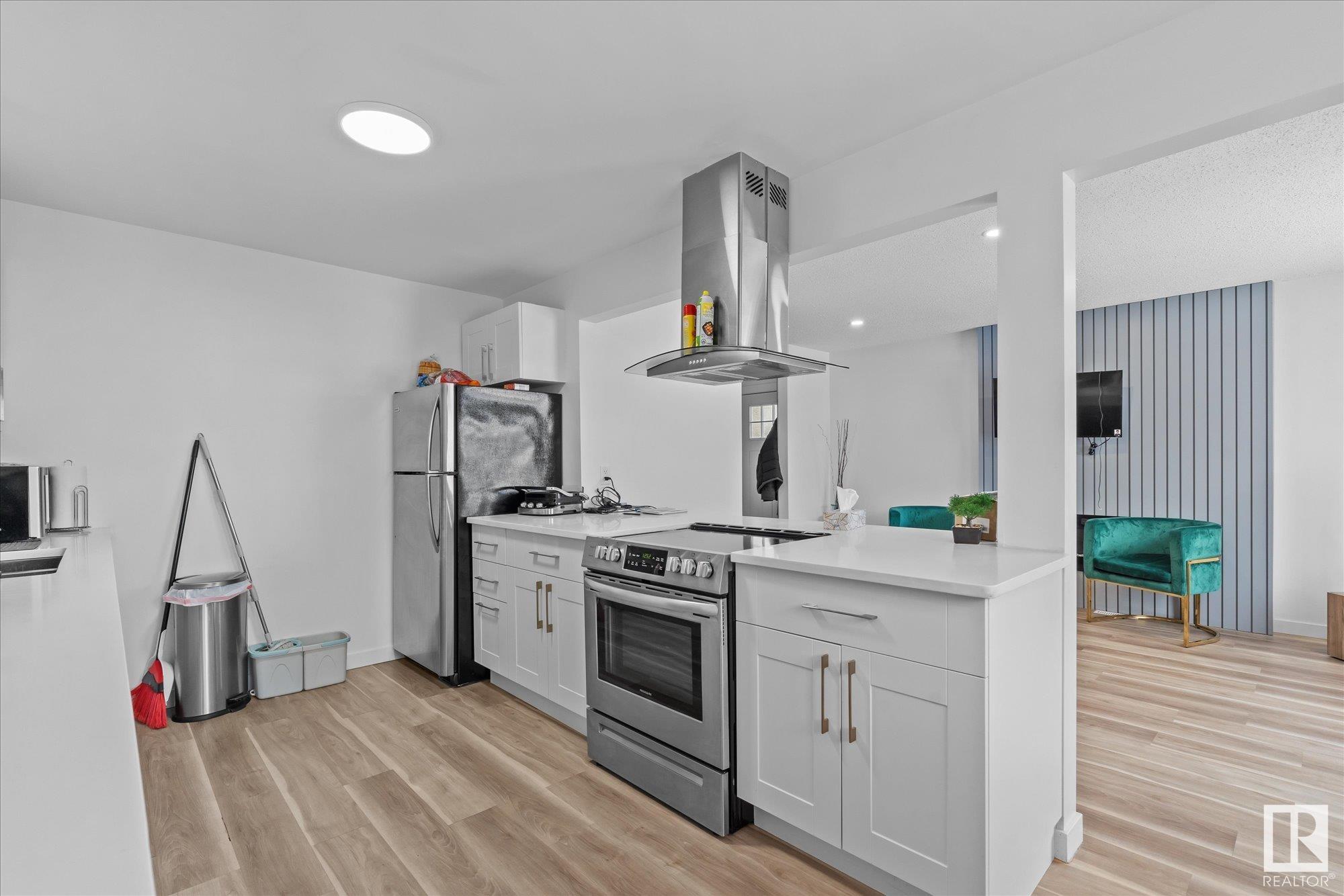      11912 140 AV NW , Edmonton,  ,T5X 5K1 ;  Listing Number: MLS E4417755