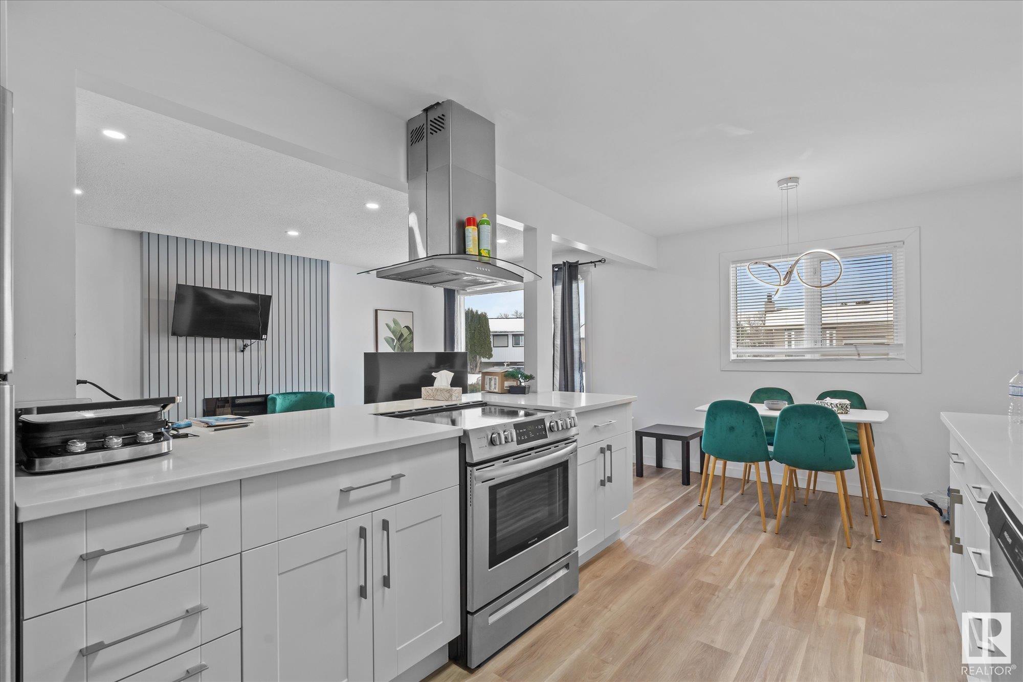      11912 140 AV NW , Edmonton,  ,T5X 5K1 ;  Listing Number: MLS E4417755