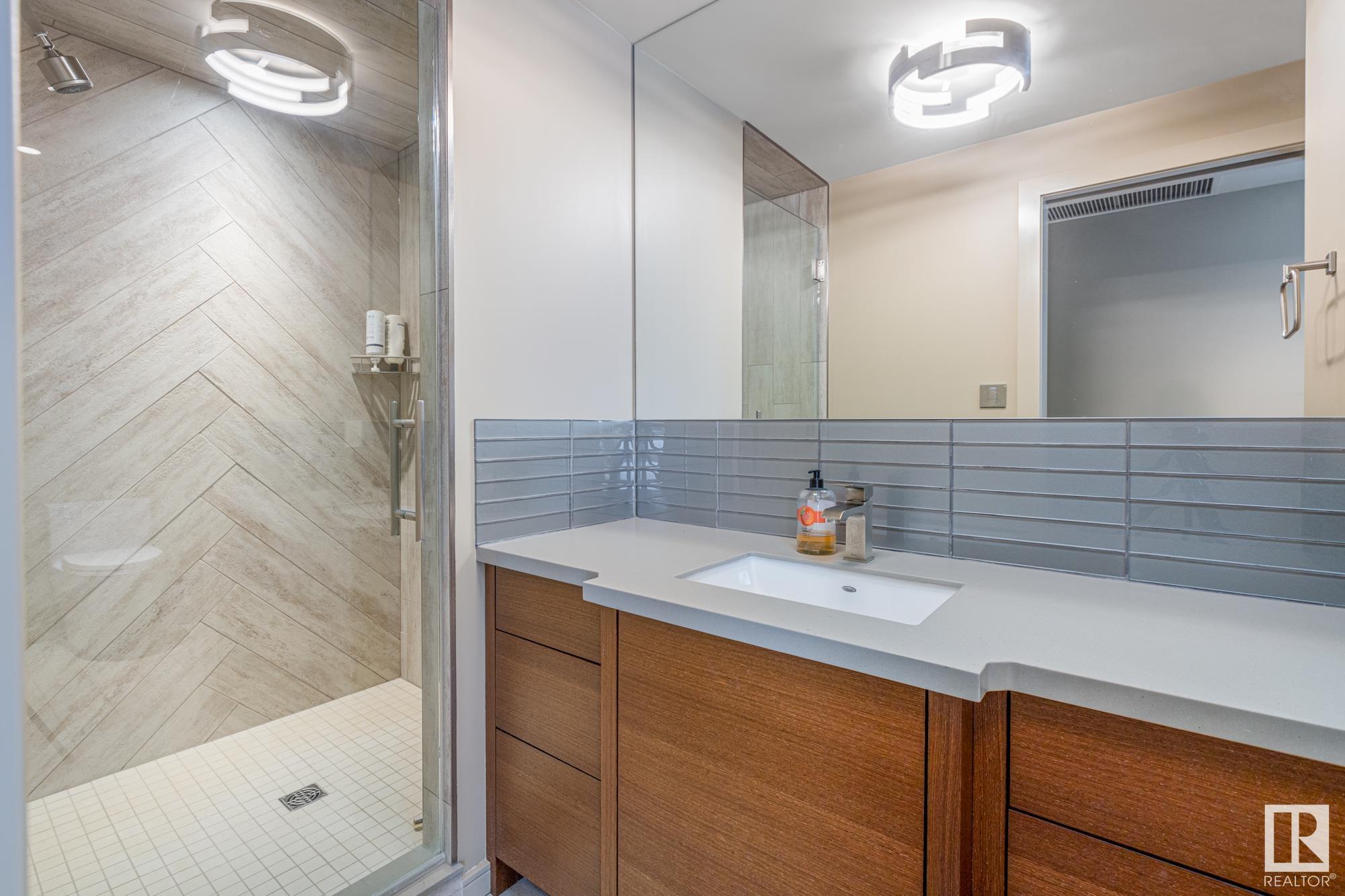      4 WHITEMUD PL NW , Edmonton,  ,T6H 5X4 ;  Listing Number: MLS E4417776