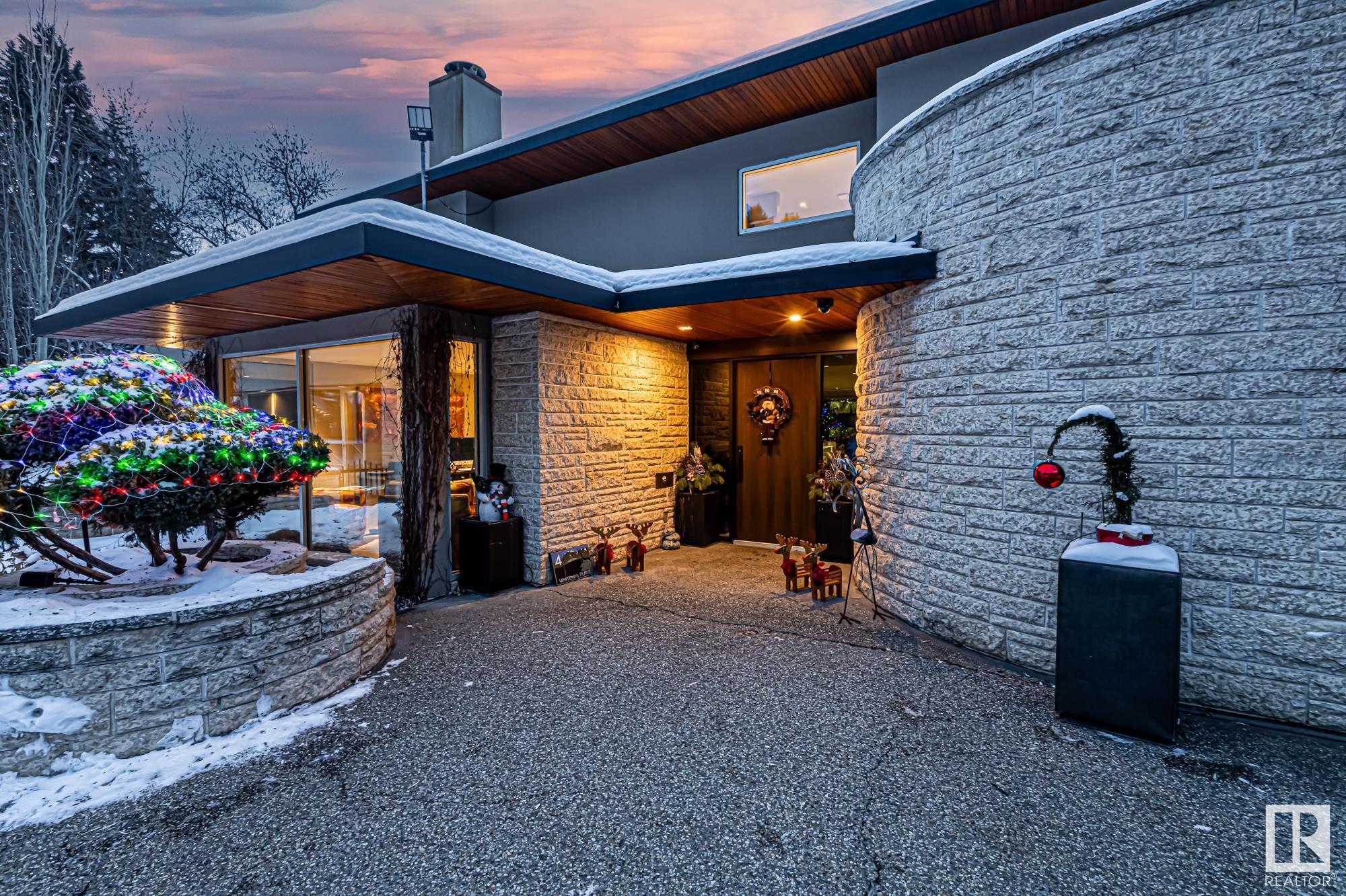      4 WHITEMUD PL NW , Edmonton,  ,T6H 5X4 ;  Listing Number: MLS E4417776